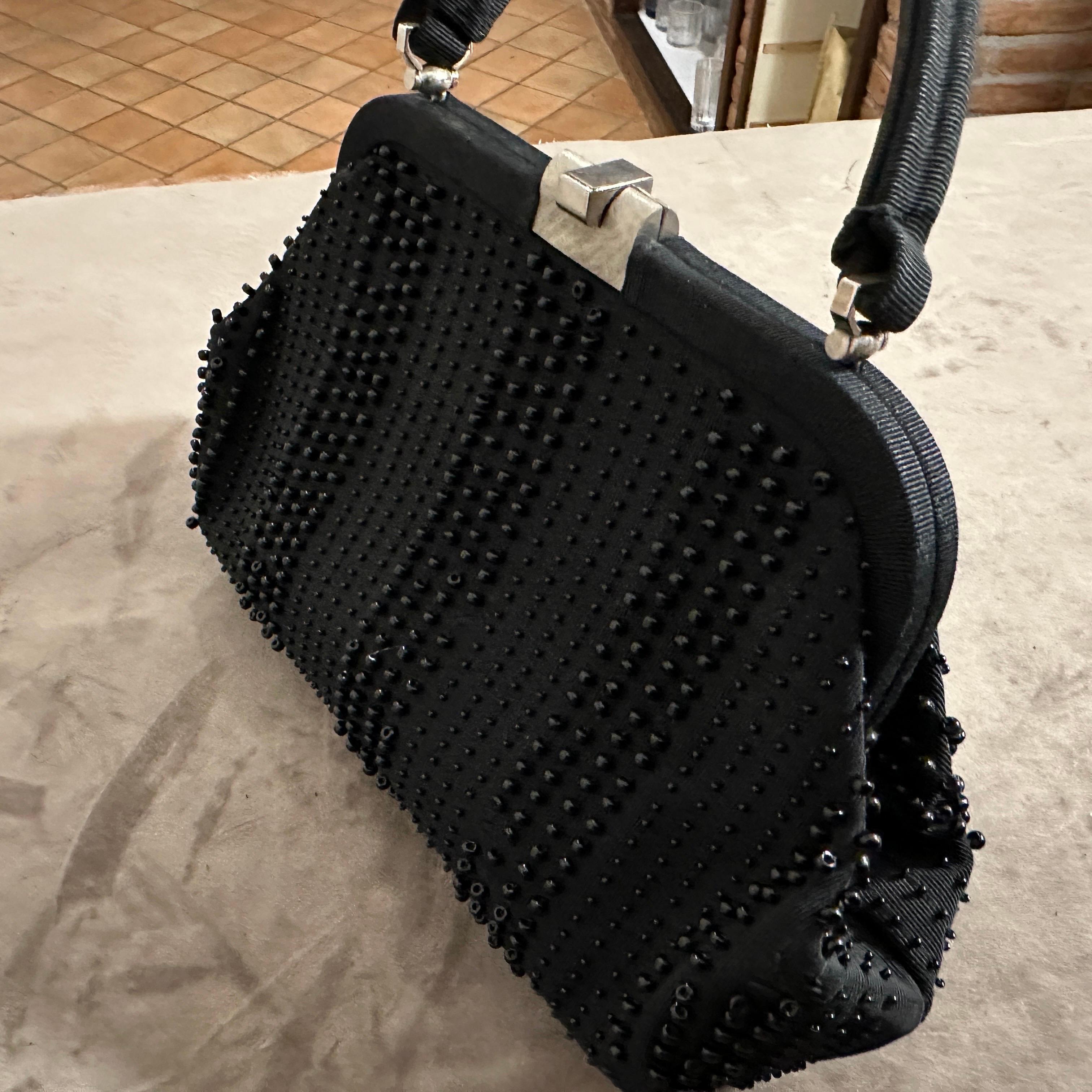 Borsa da sera italiana anni '60 in tessuto nero e perline in vendita 3