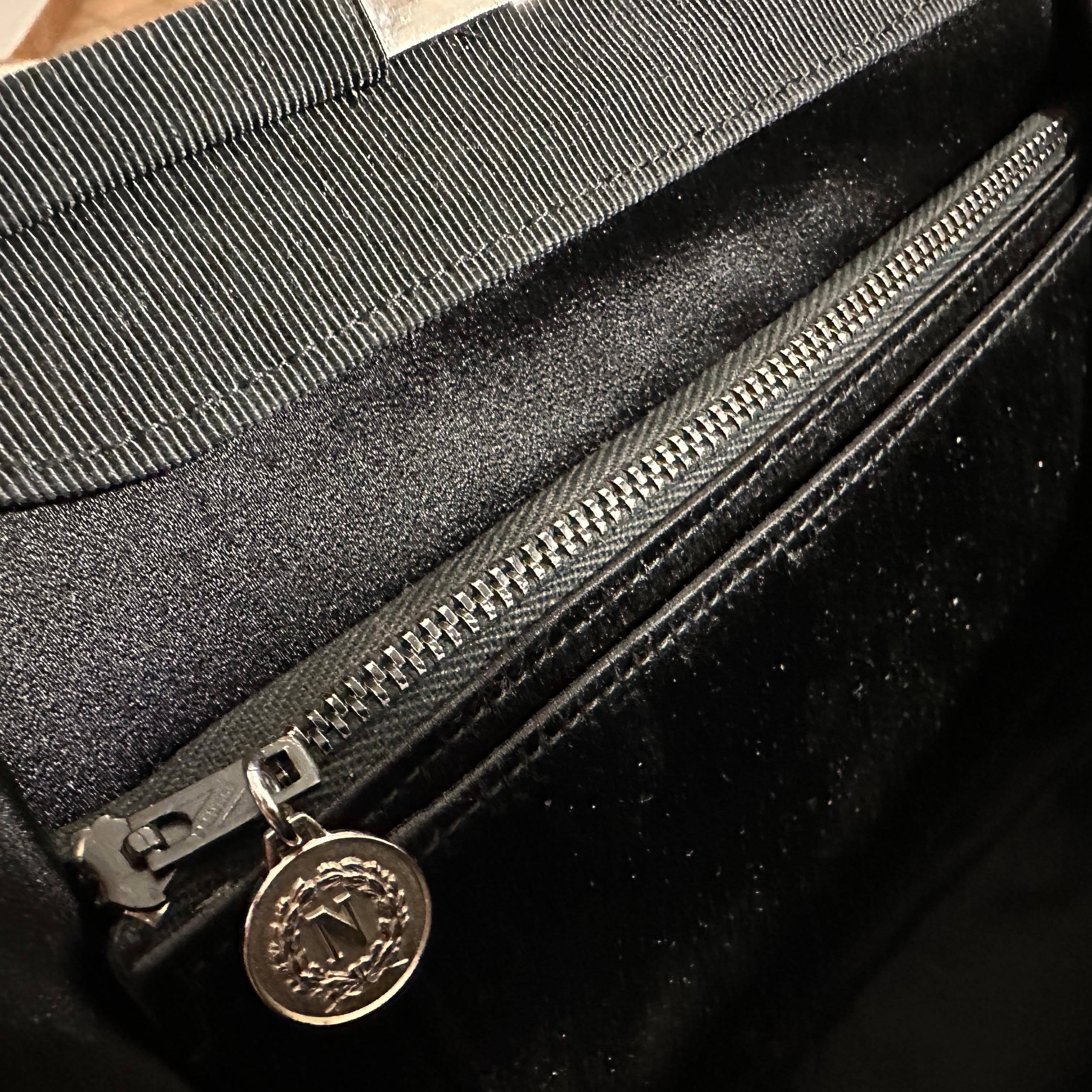 Borsa da sera italiana anni '60 in tessuto nero e perline in vendita 4