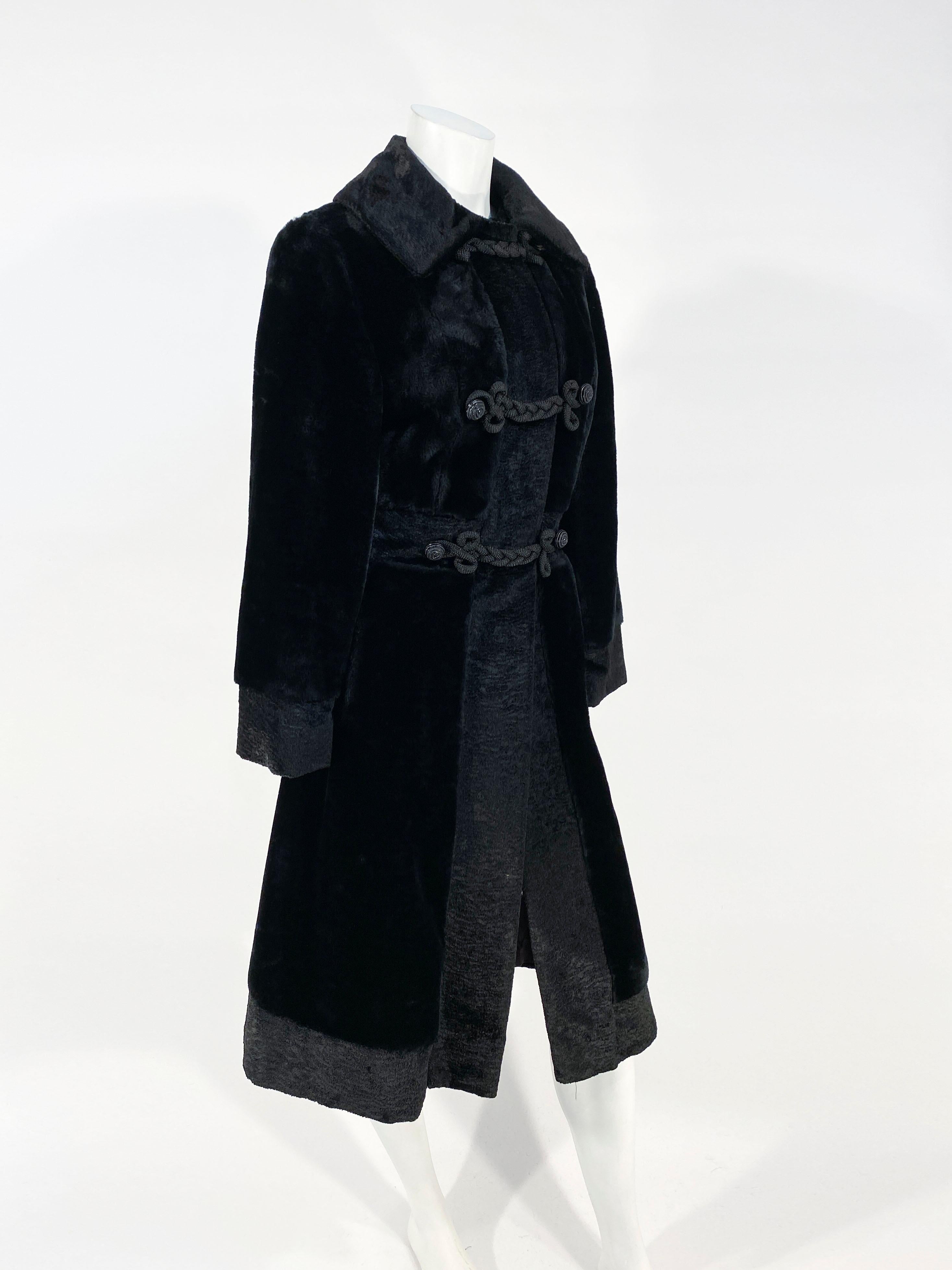 1960s Black Faux Fur/Plush Velvet Mod Coat In Good Condition In San Francisco, CA