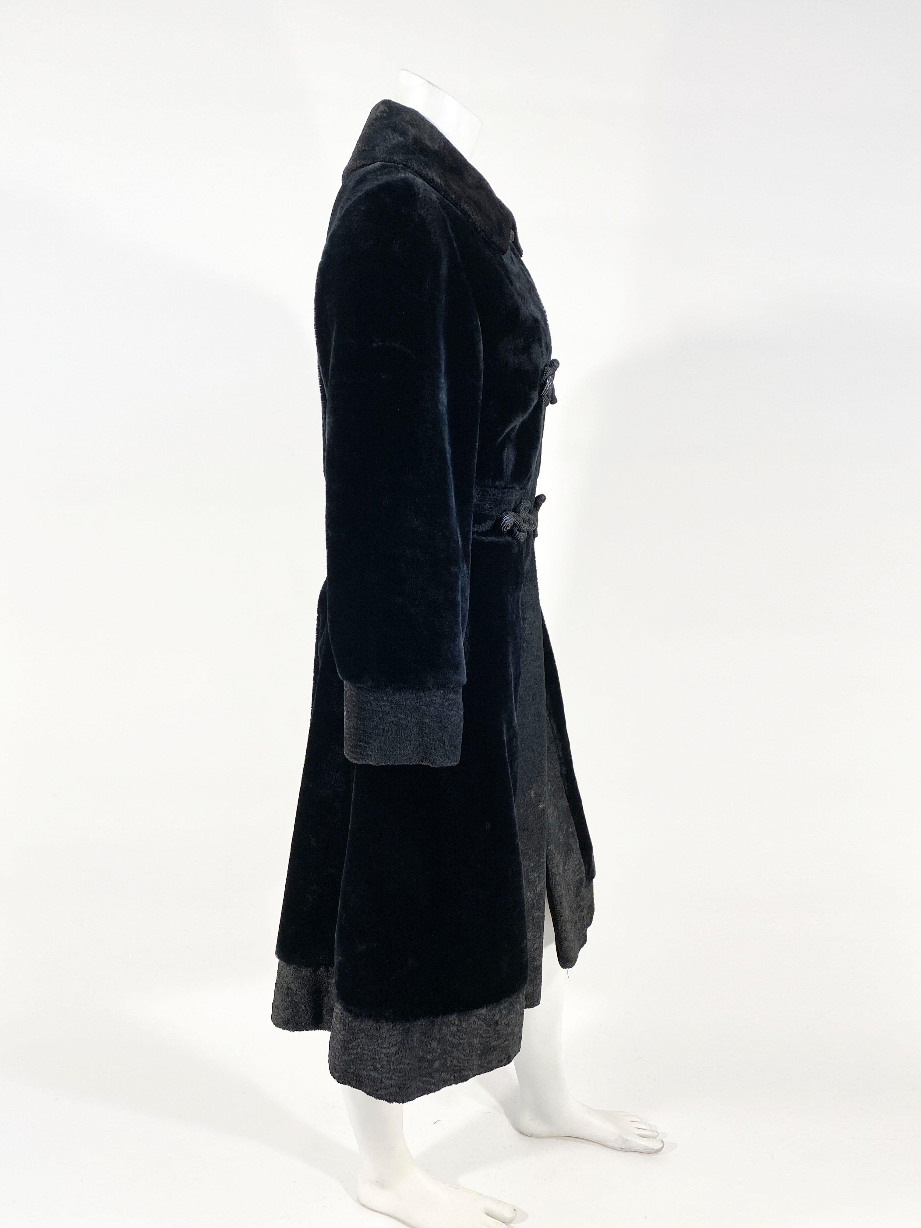 Women's or Men's 1960s Black Faux Fur/Plush Velvet Mod Coat