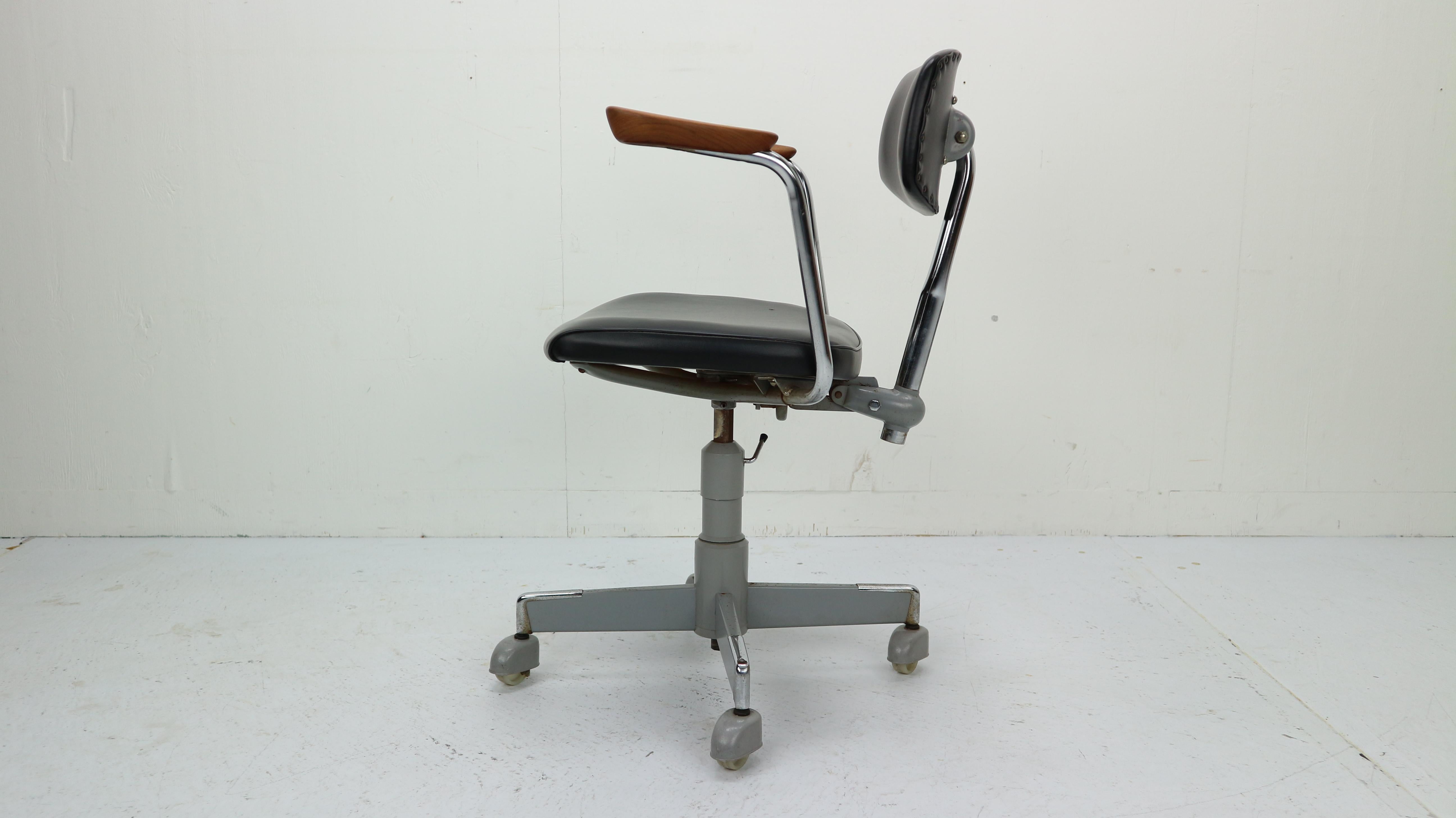 Mid-Century Modern 1960s Black Faux Leather Office Chair by Hag Norway