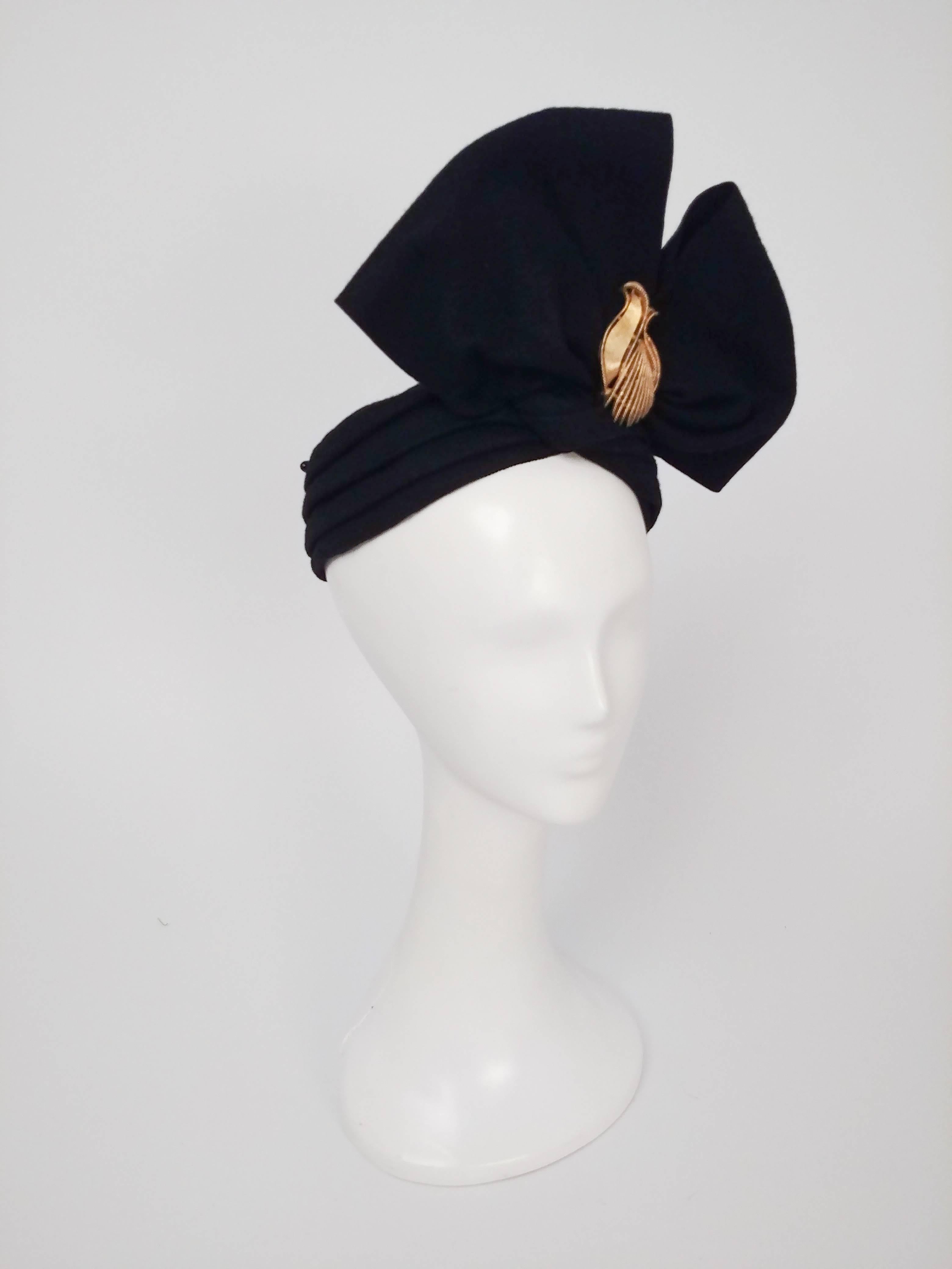 1960s Black Felt Structured Bow Hat In Good Condition In San Francisco, CA