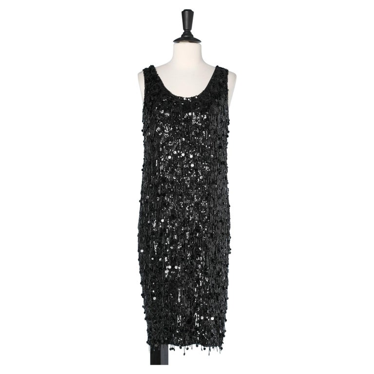 Schwarz, vollständig mit Fransen bestickt, aus den 1960er Jahren Perlen und Pailletten  Kleid bei 1stDibs