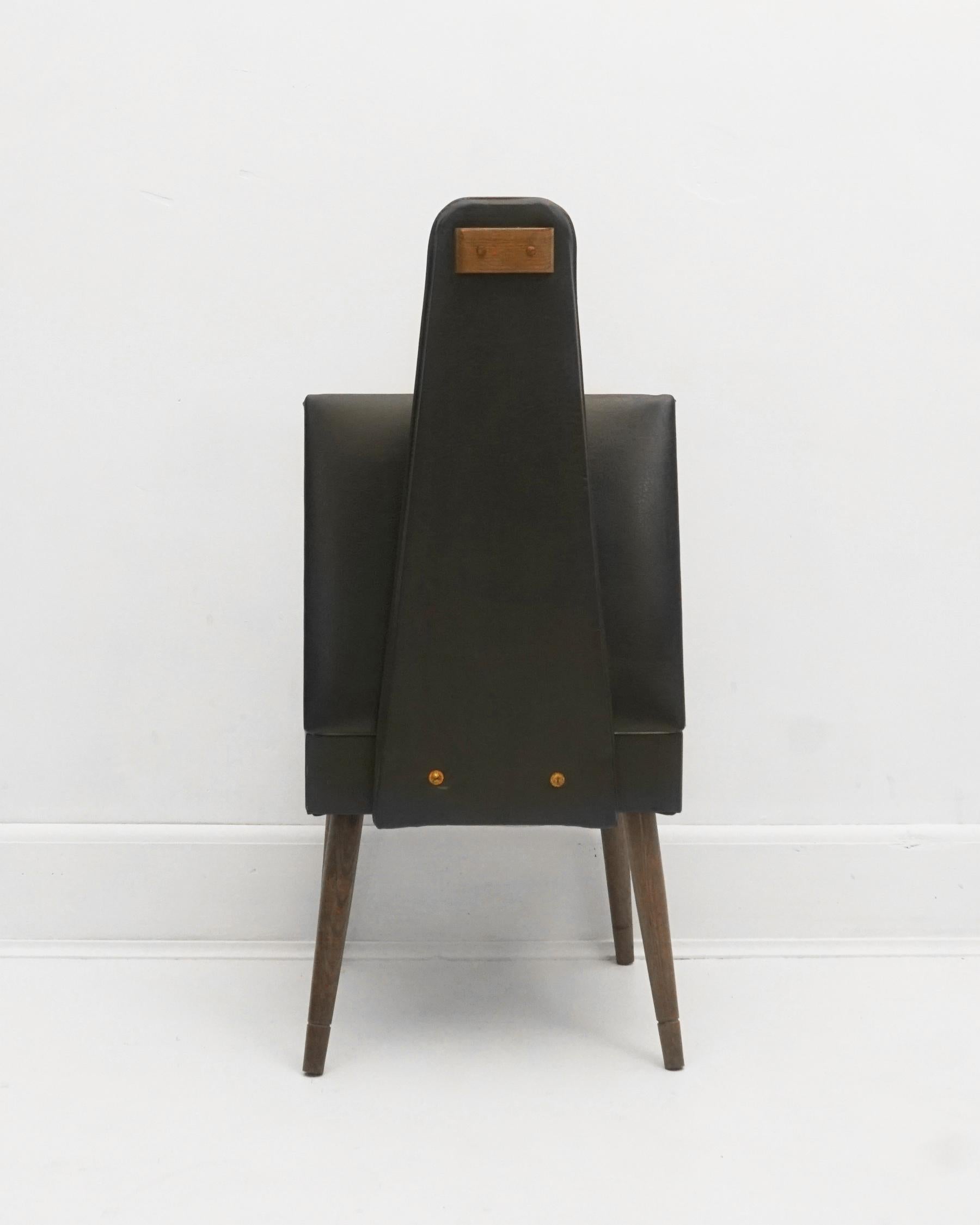 1960s Black Gentleman’s Valet Chair with Seat Storage In Good Condition In San Gabriel, CA