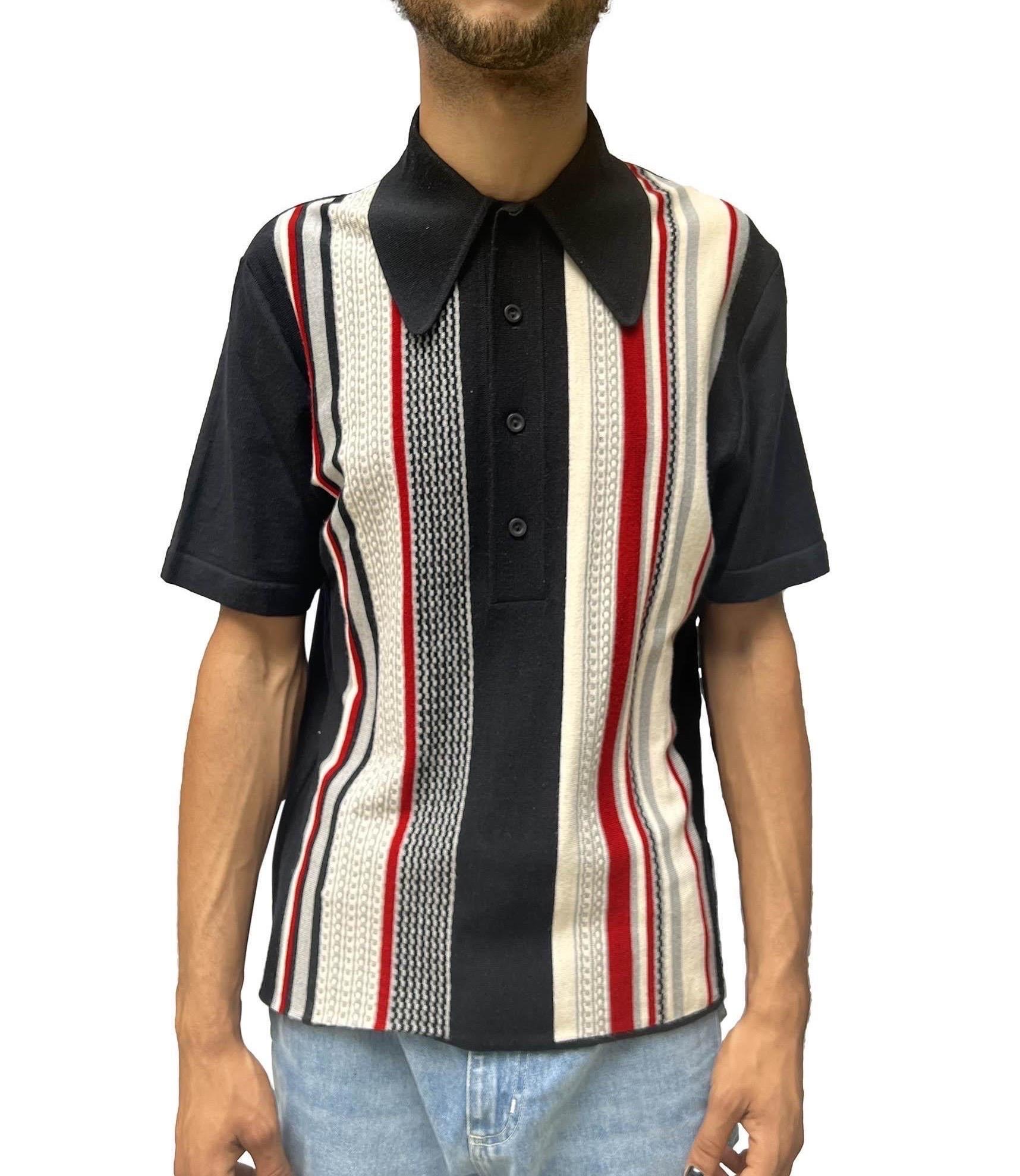 1960S Schwarz & Grau gestreift Poly Blend Knit Herren Rat Pack Polo Shirt im Zustand „Hervorragend“ im Angebot in New York, NY