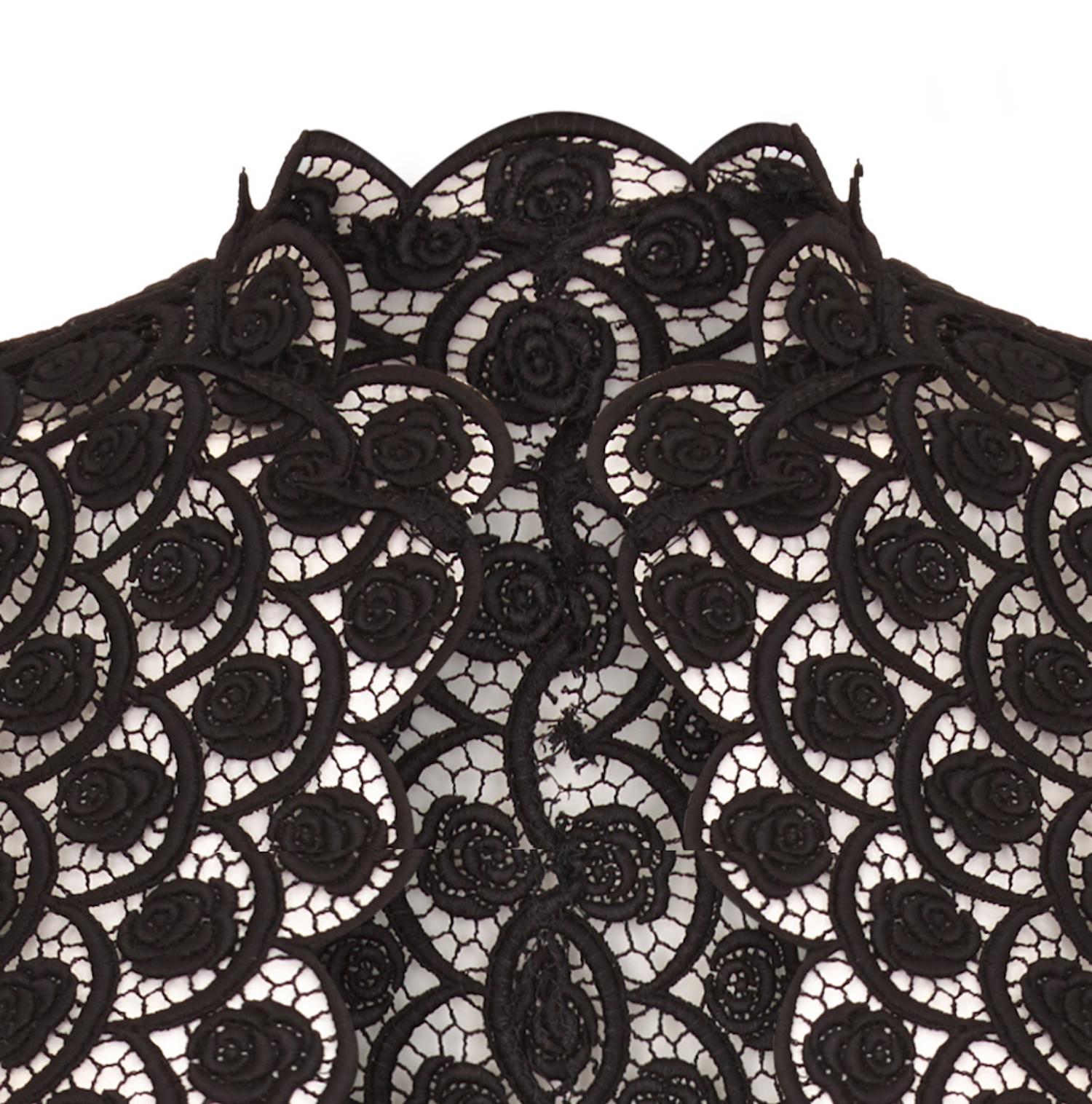 1960s Black Lace Scalloped Jacket With Rose Design  In Excellent Condition For Sale In London, GB