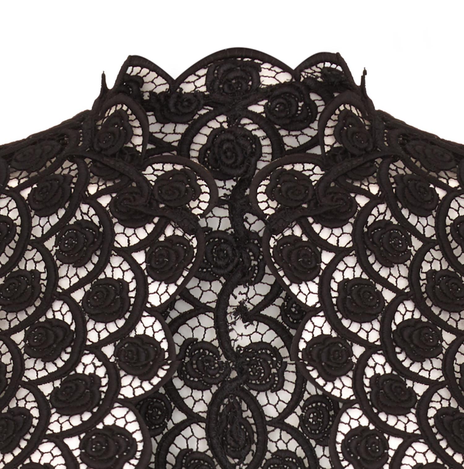 1960s Black Lace Scalloped Jacket With Rose Design In Excellent Condition For Sale In London, GB