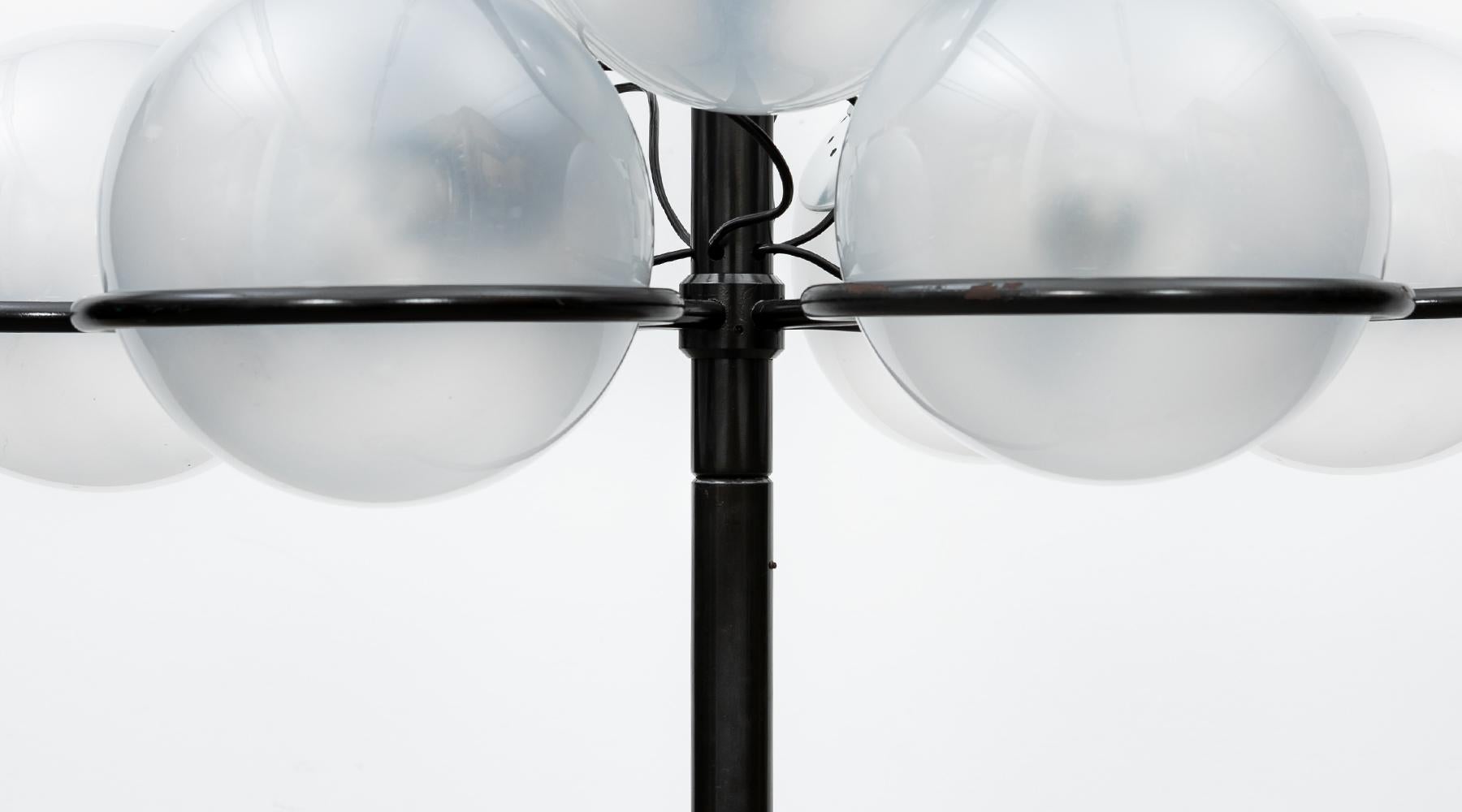 1960s Black Lacquered and Glass Bulbs Floor Lamp by Gino Sarfatti 'N°1094' 7