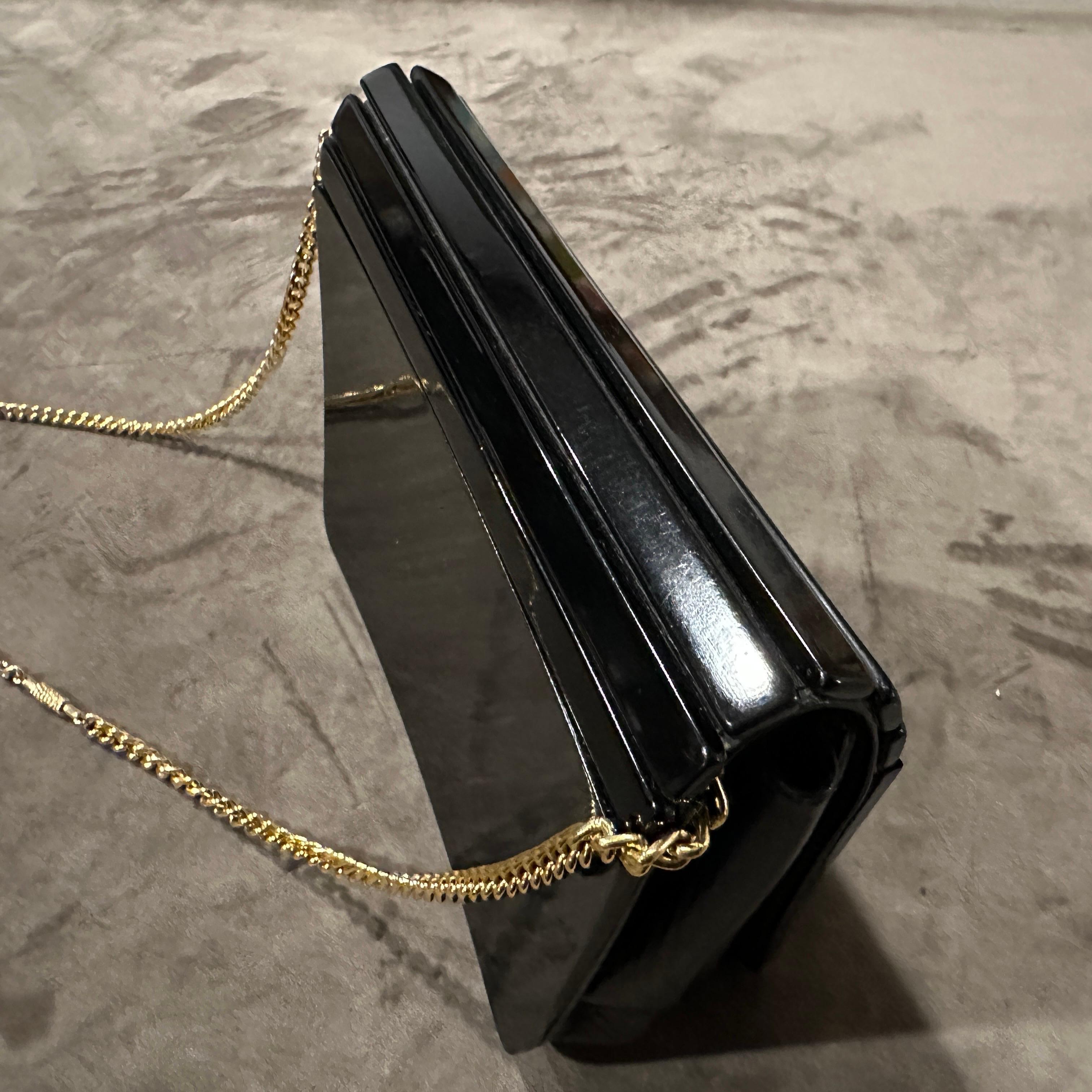 Sac de soirée italien en cuir noir et bakélite des années 1960 en vente 2