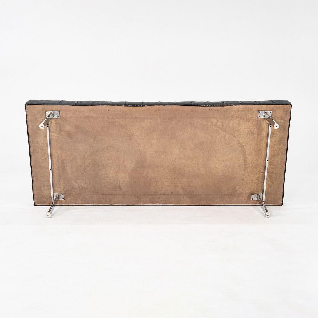 Banc de musée moderniste en cuir noir et acier des années 1960 73x31 en vente 4