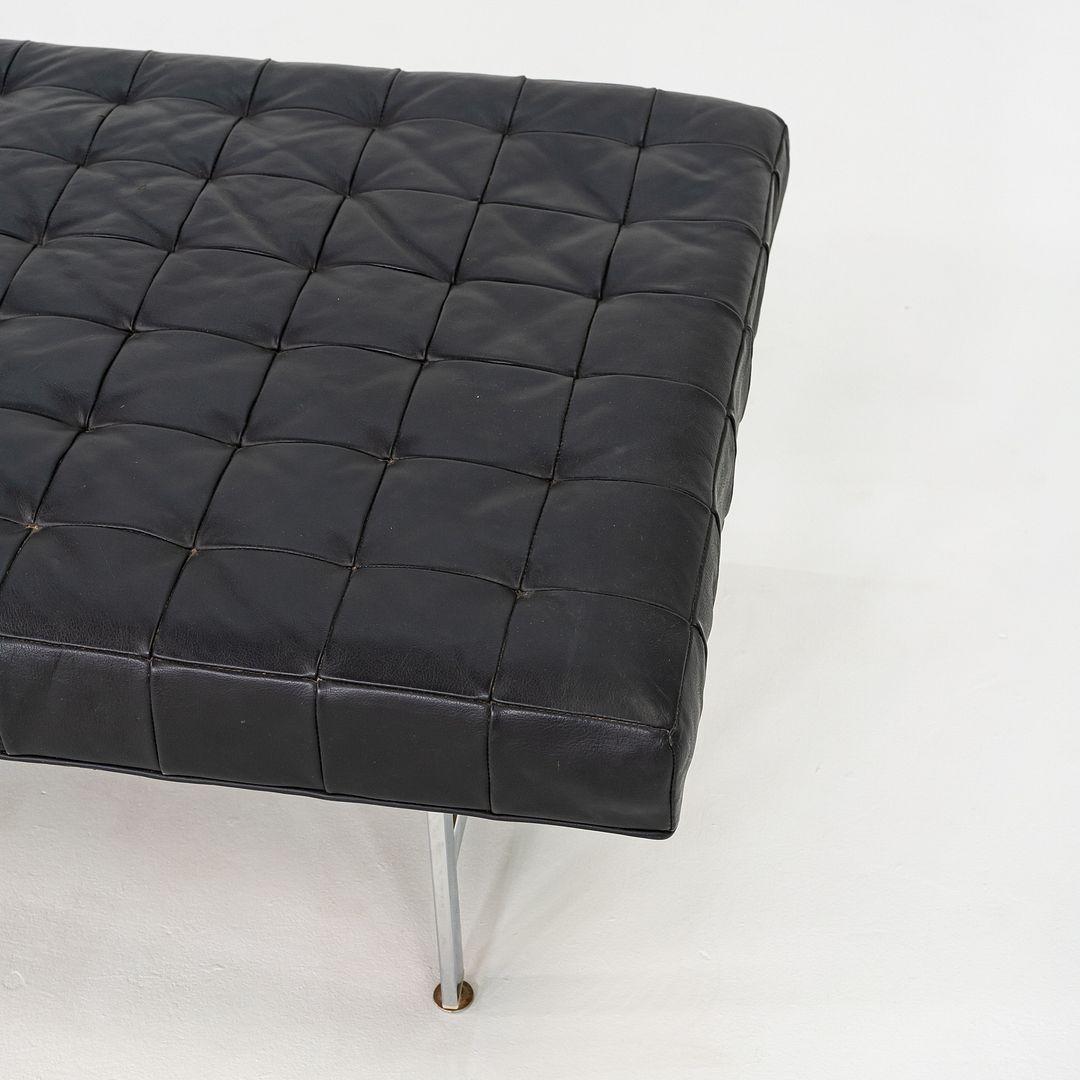 Banc de musée moderniste en cuir noir et acier des années 1960 73x31 en vente 2