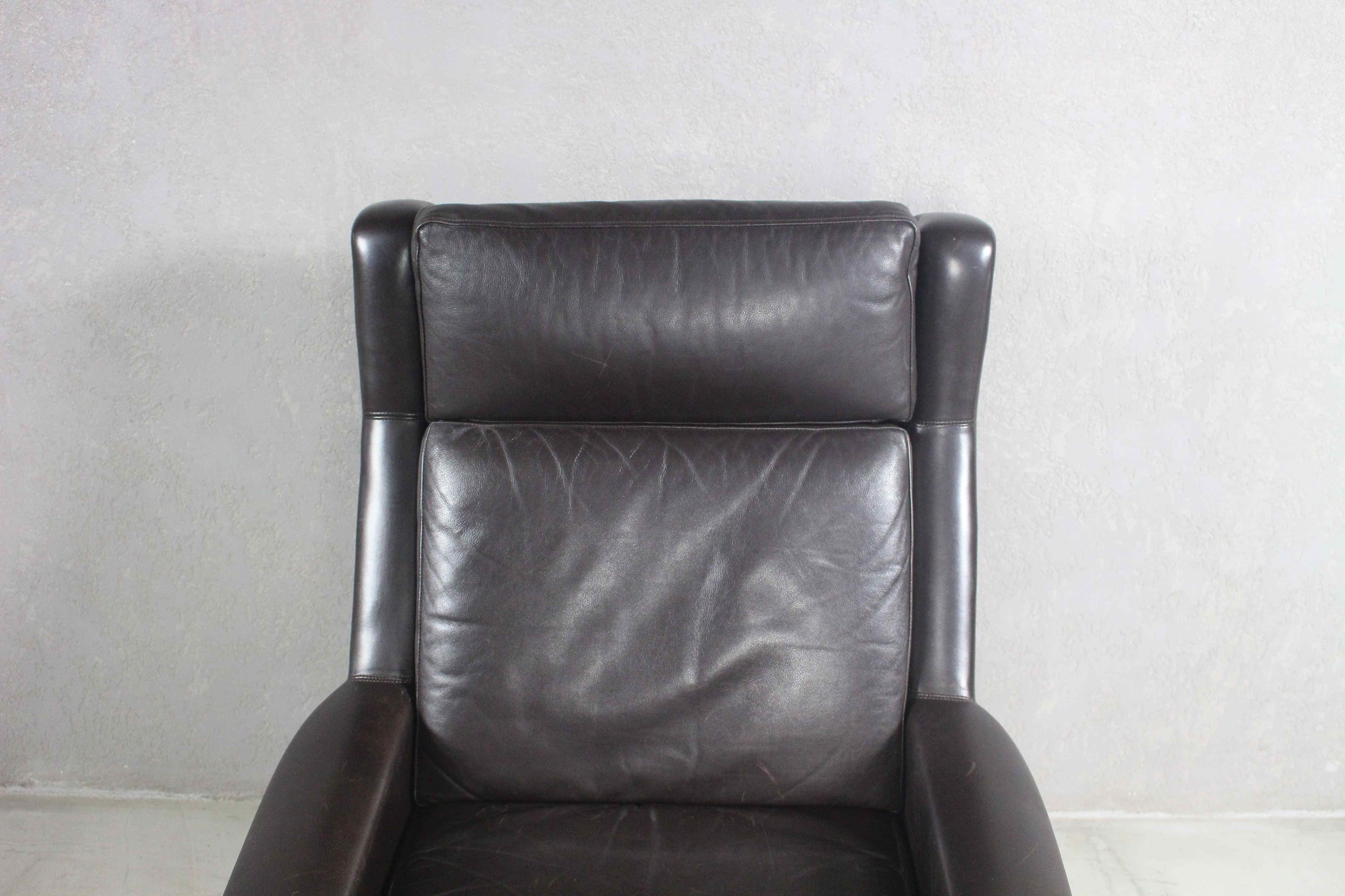 Chaise en cuir noir des années 1960 de Georg Thams en vente 5