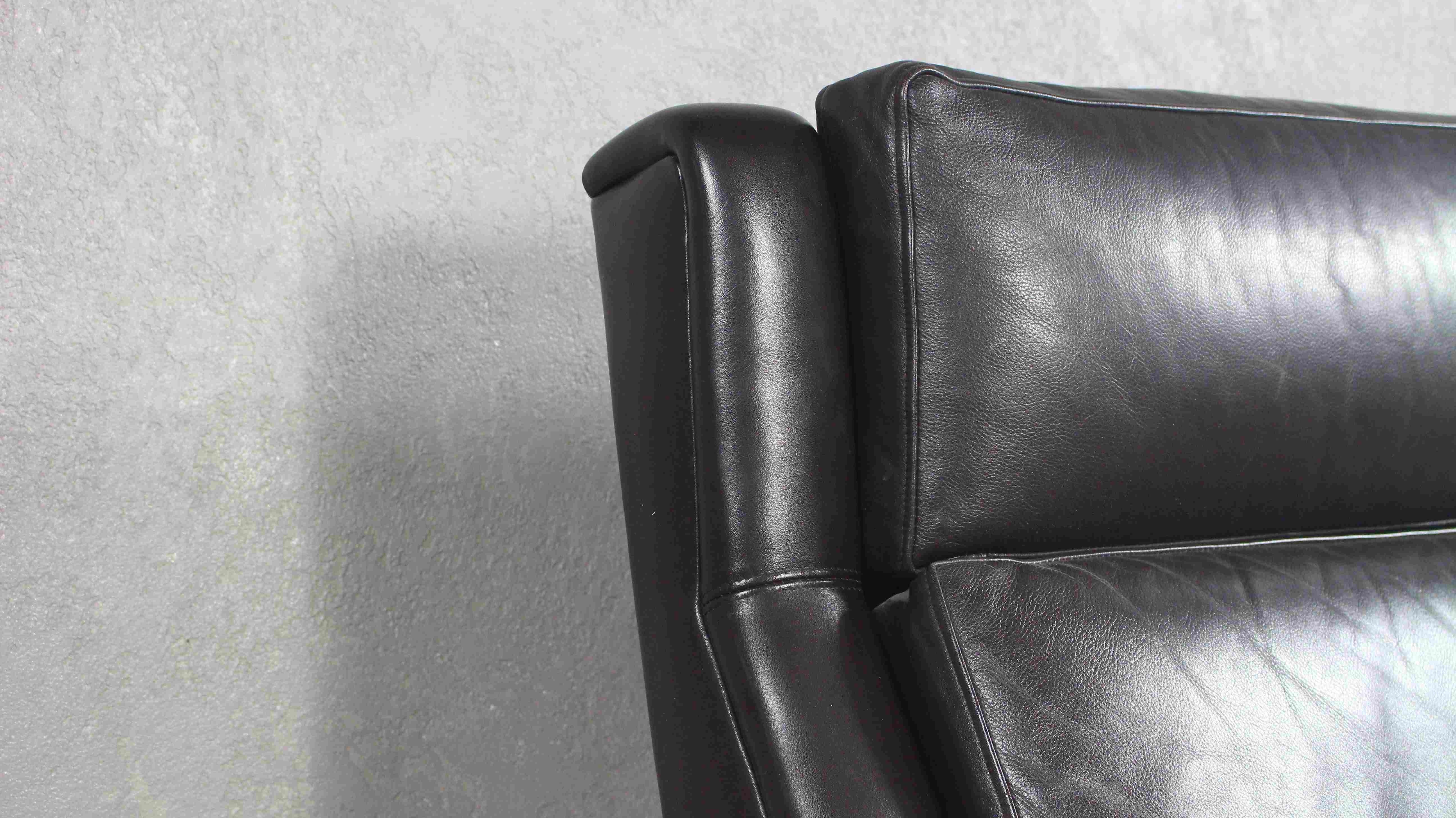 Chaise en cuir noir des années 1960 de Georg Thams en vente 9