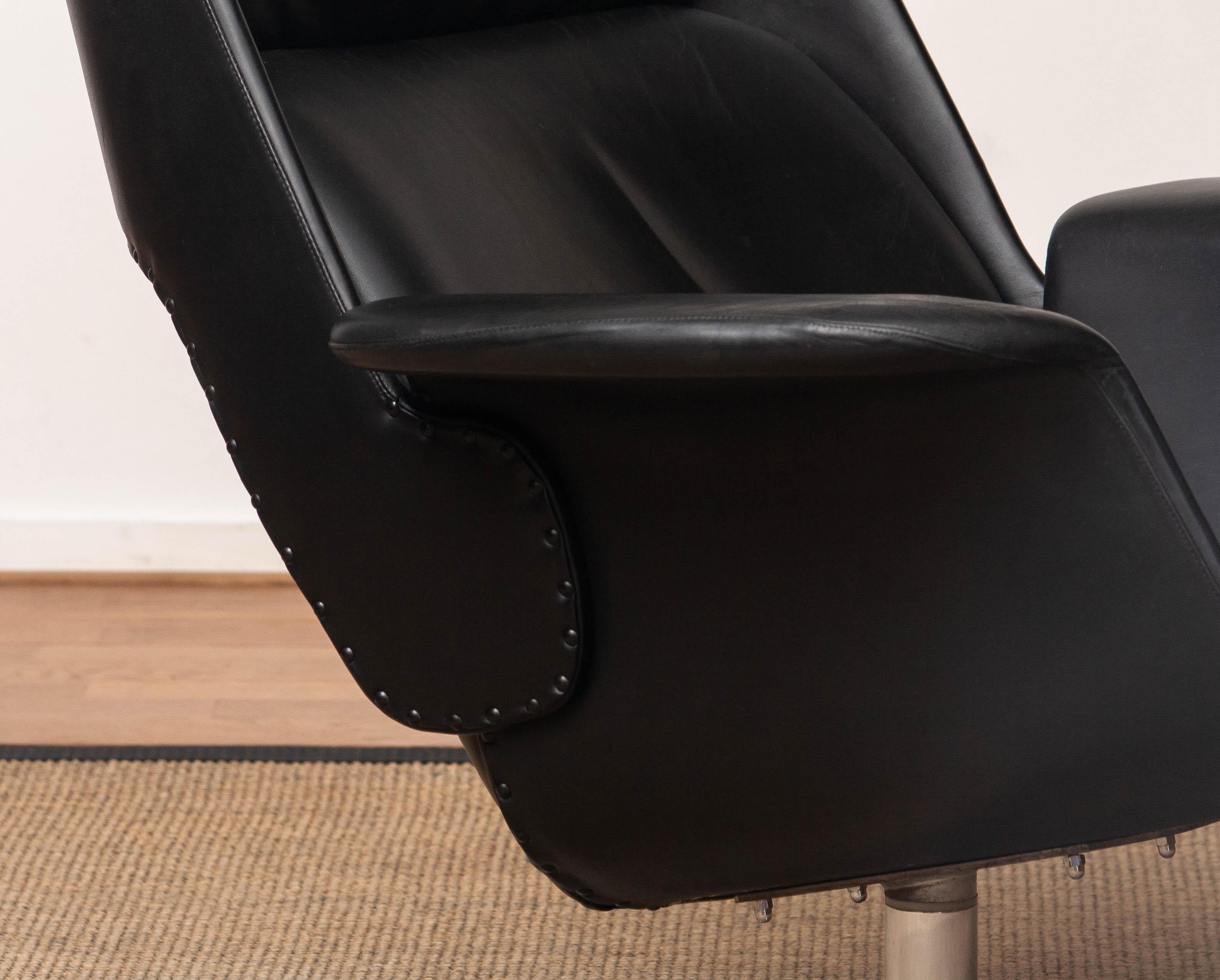 Mid-20th Century 1960's Black Leather 'Rondo' Swivel Chair Designed by Olli Borg for Asko Finland