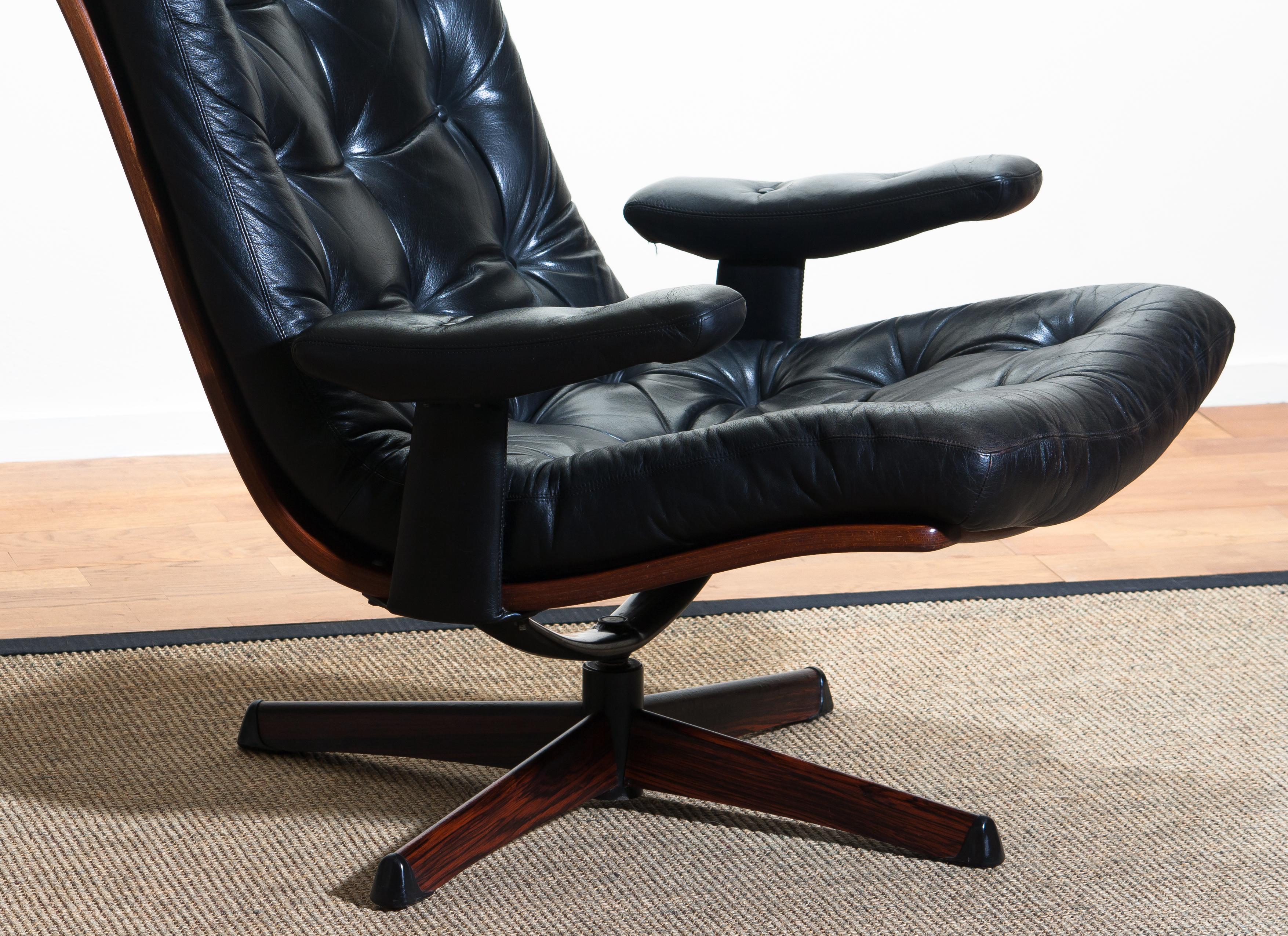 1960s, Black Leather Swivel Chair with Jakaranda Stand by Göte Design Nässjö 1