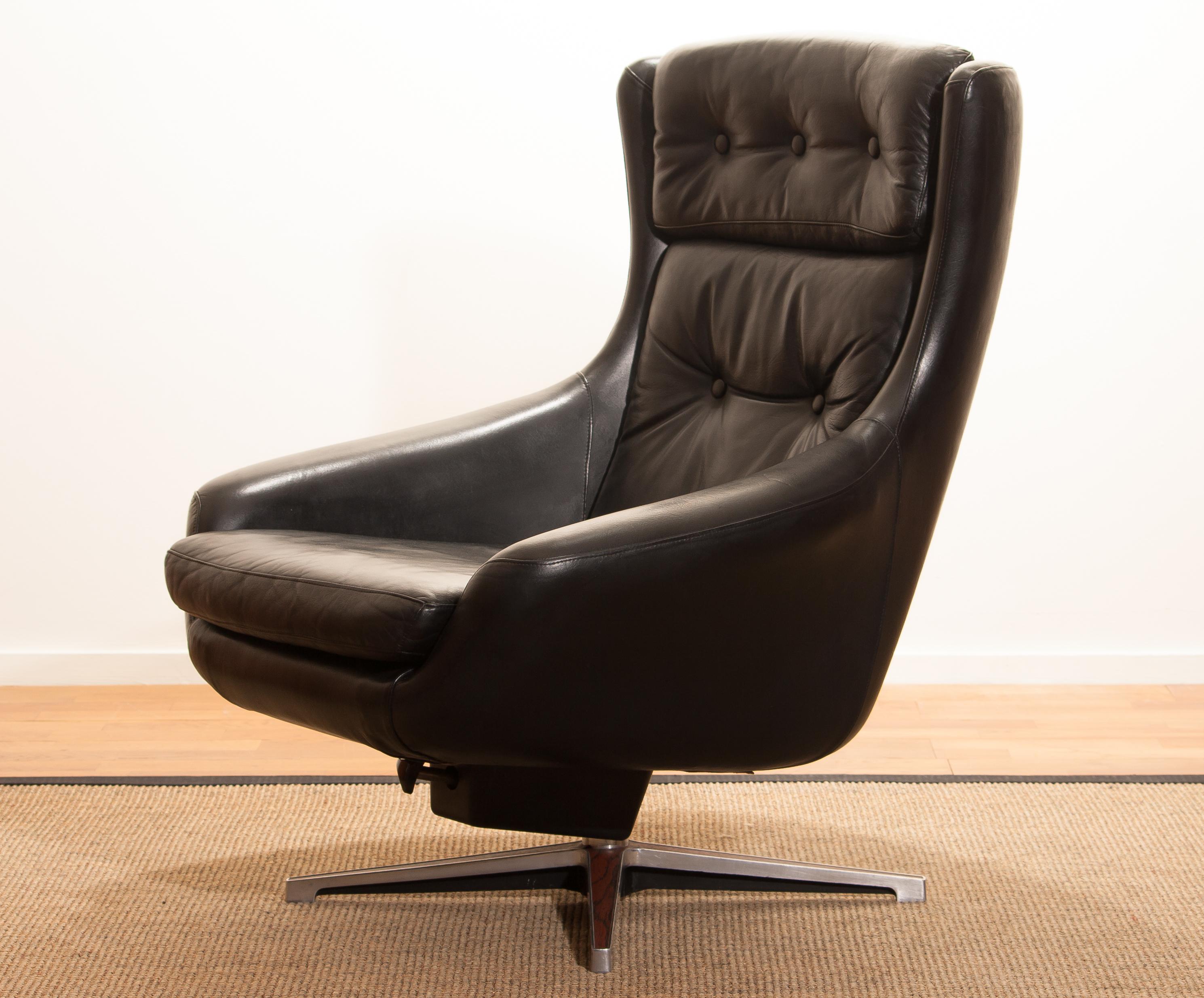 Swedish 1960s, Black Leather Swivel Rocking Lounge Chair by Lennart Bender