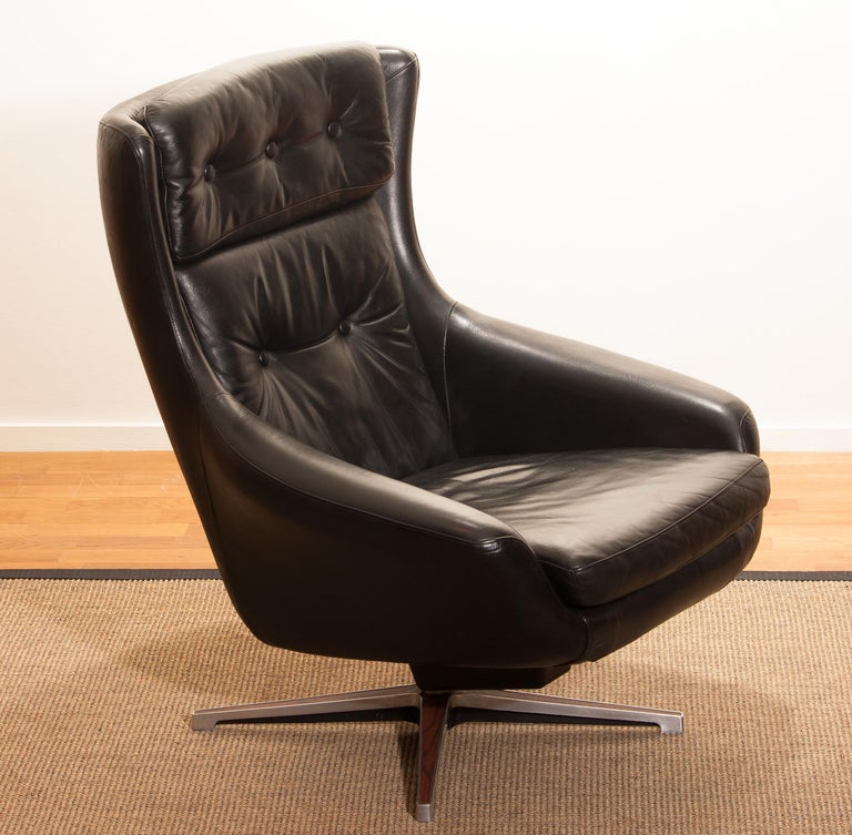 1960s, Black Leather Swivel Rocking Lounge Chair by Lennart Bender For