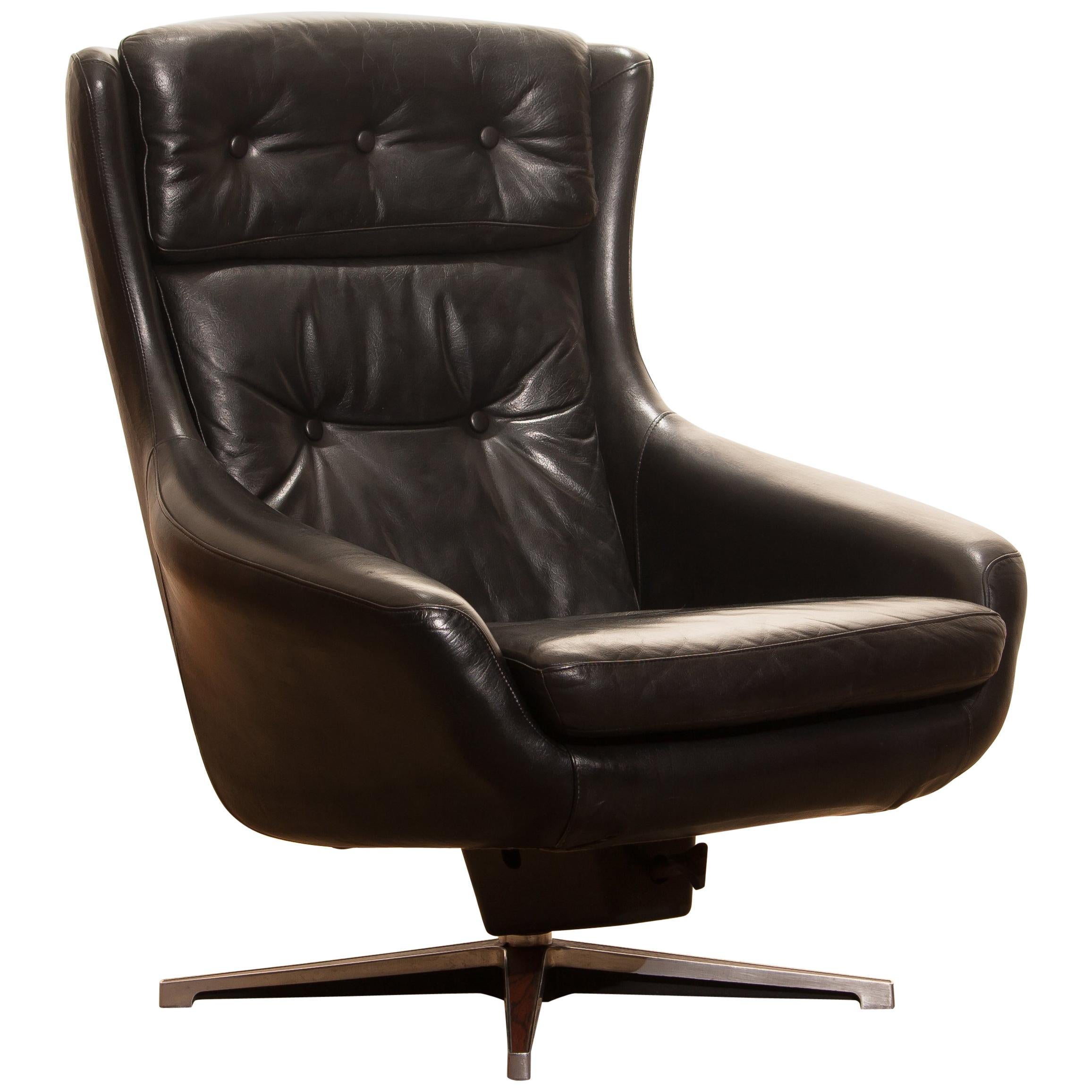 1960s, Black Leather Swivel Rocking Lounge Chair by Lennart Bender