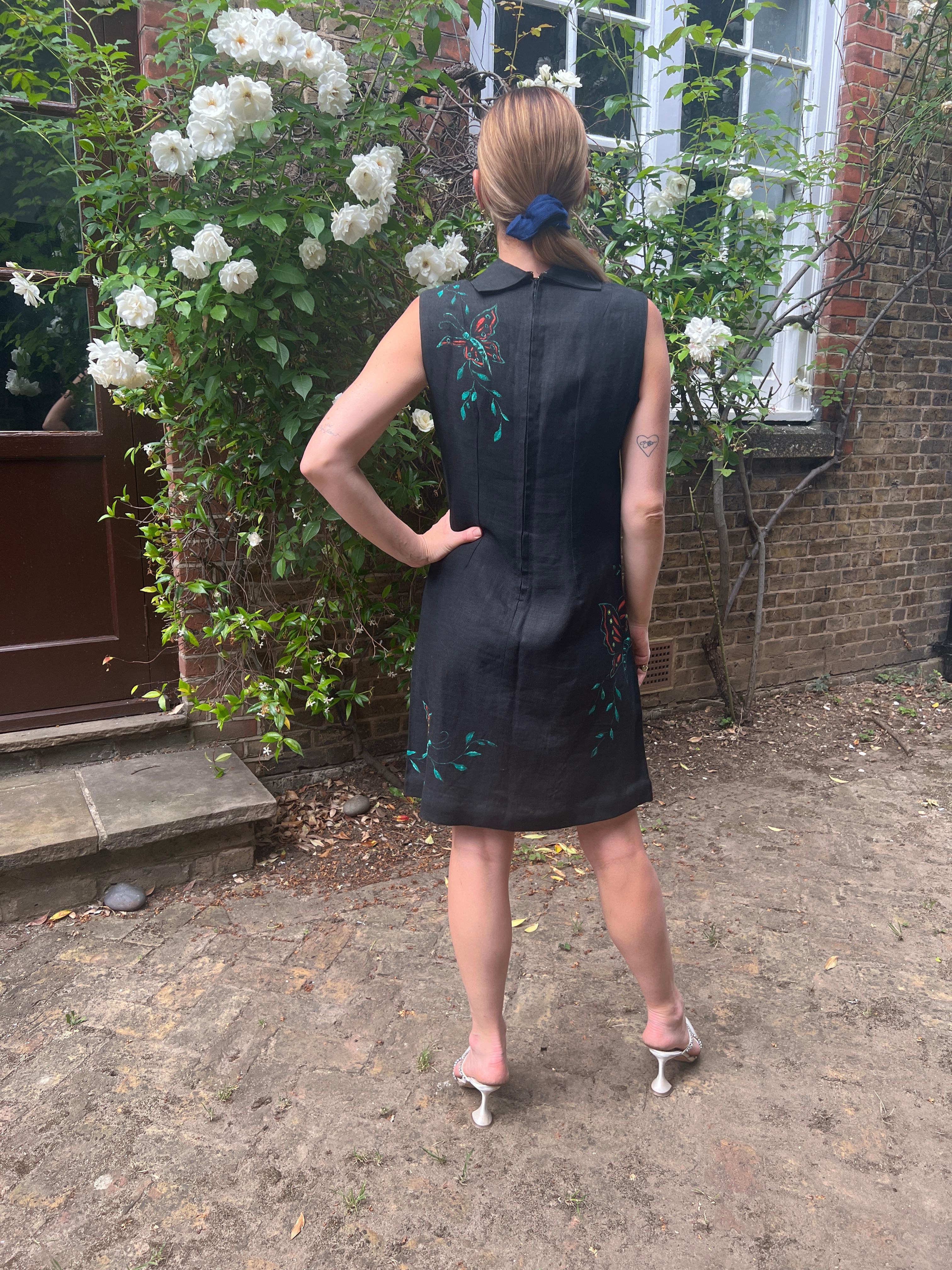 1960s Black Linen Hand Painted Butterfly Print Dress For Sale 4