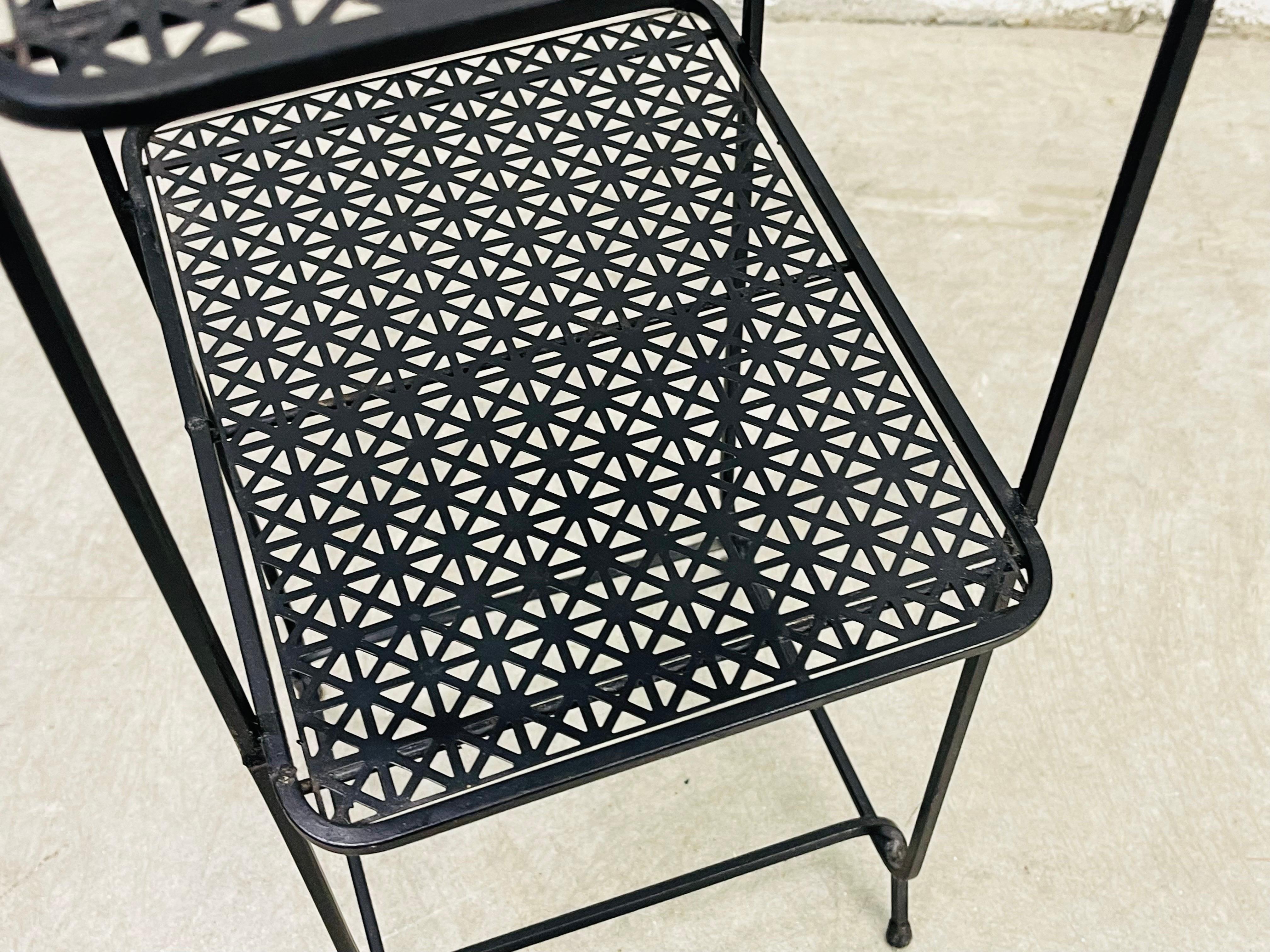 1960s Black Metal Mesh Side Table In Good Condition For Sale In Amherst, NH