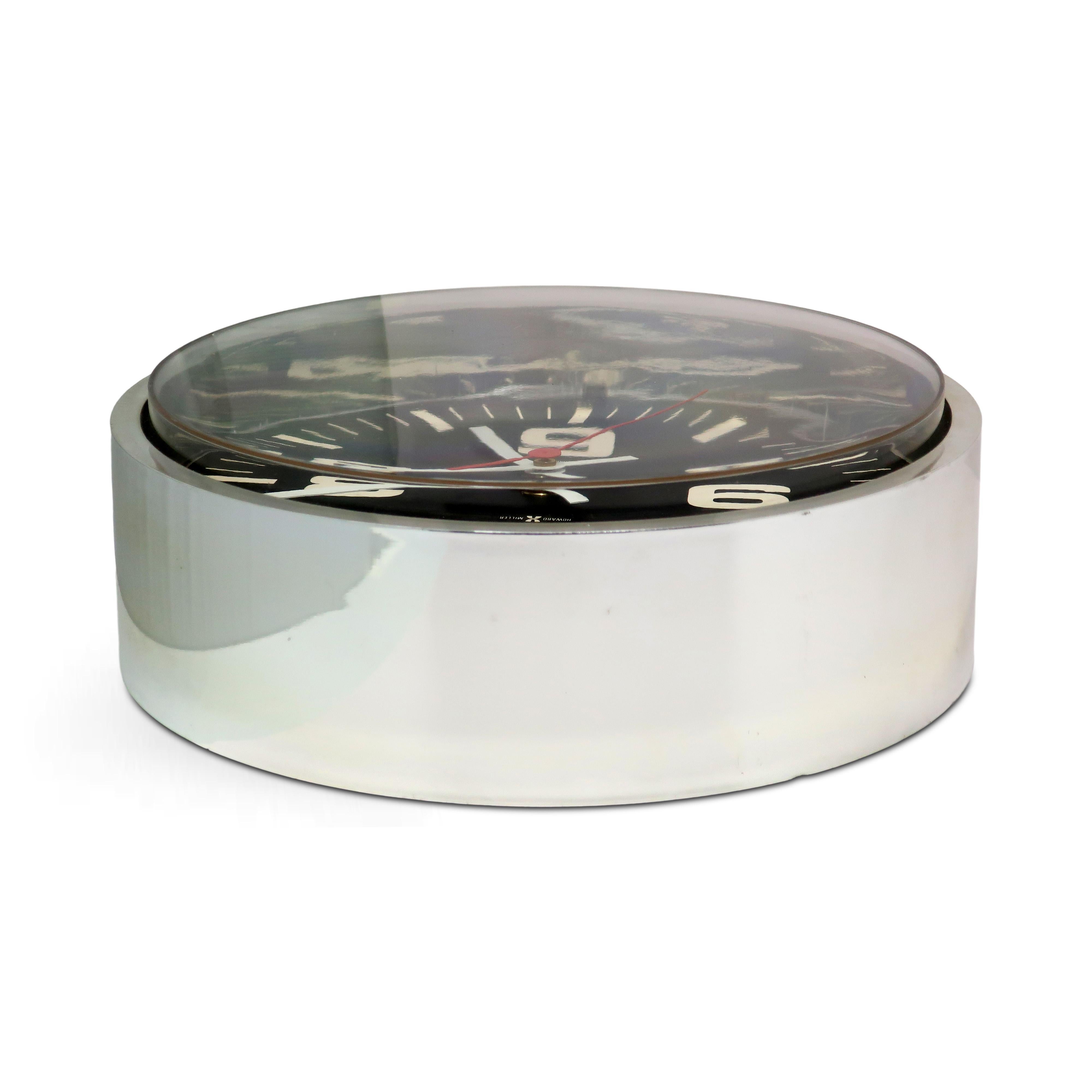 1960s Black Mirrored Wall Clock by Howard Miller In Good Condition In Brooklyn, NY