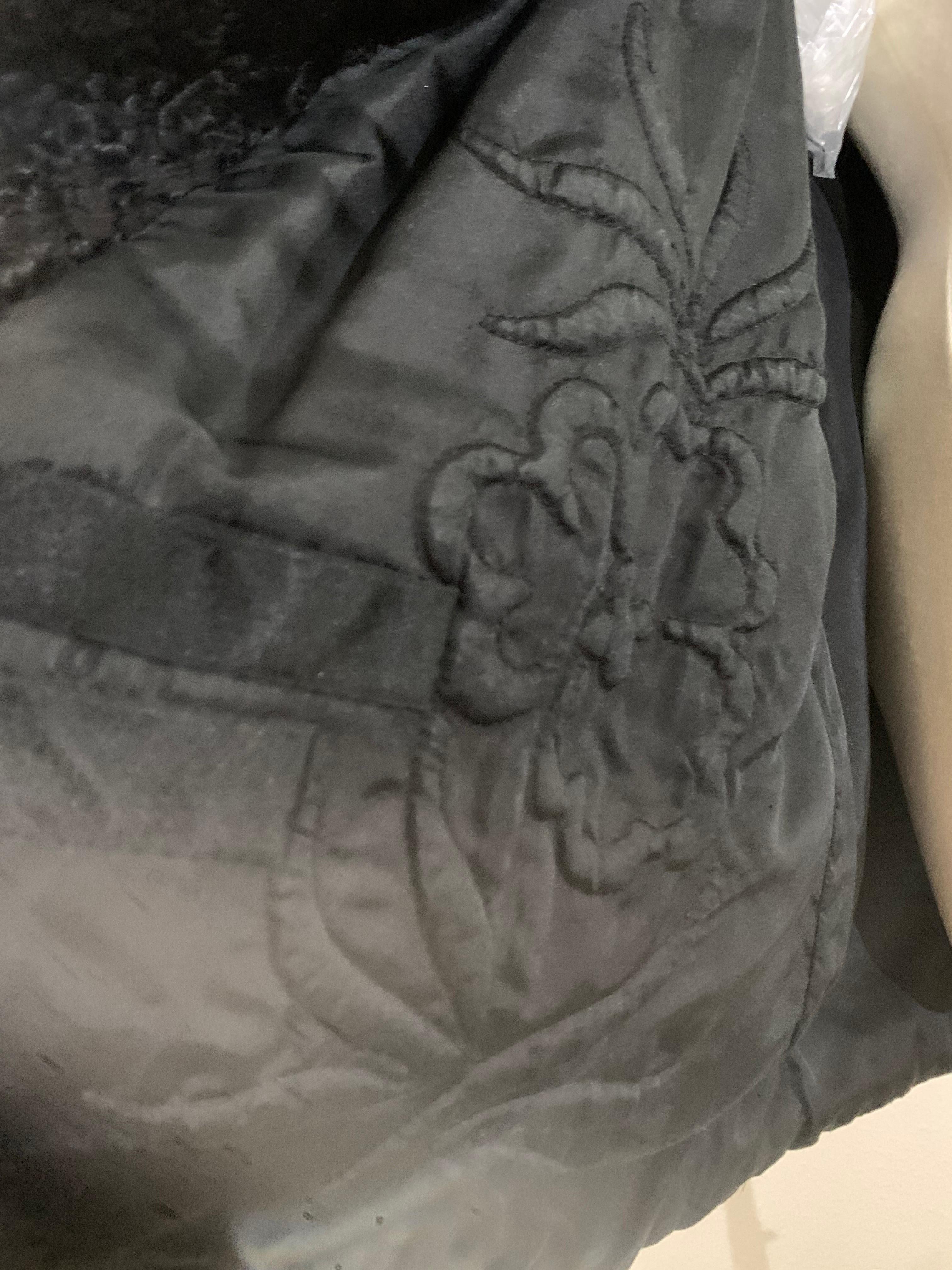 Cappotto da auto in agnello persiano nero del 1960 con colletto a scialle in visone del ranch e manica a bracciale in vendita 7