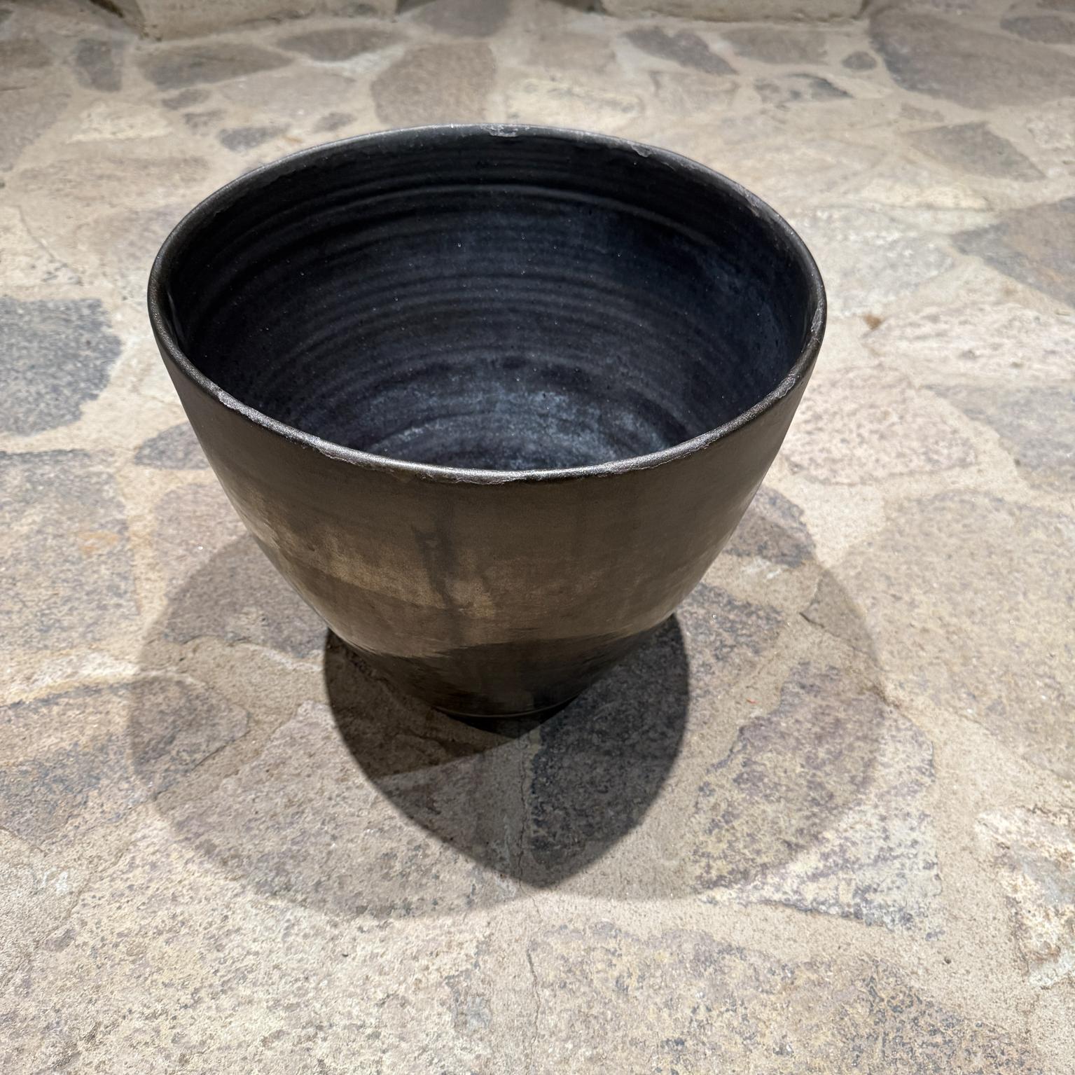 Mid-Century Modern Poterie noire métallisée de style Fantoni des années 1960 en vente