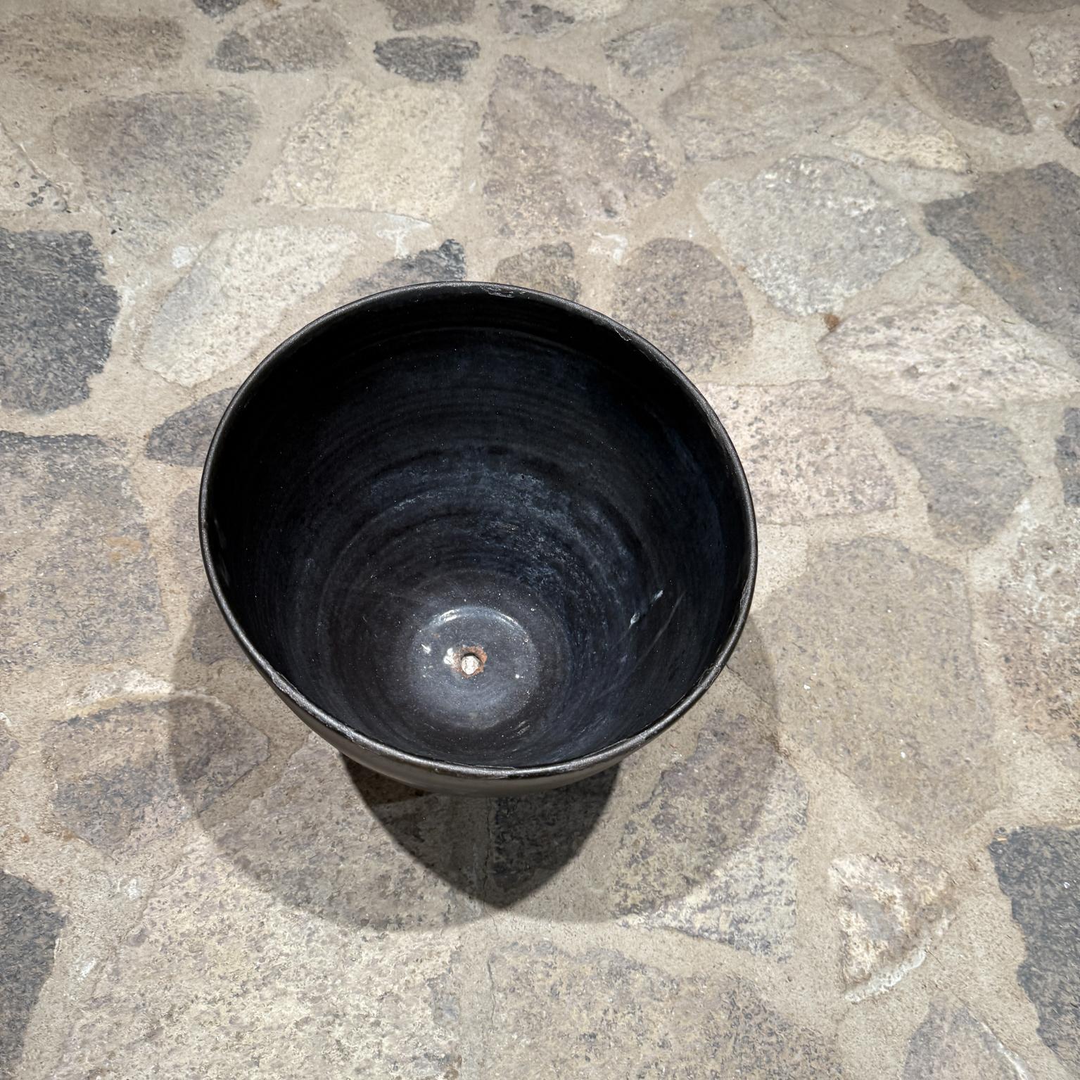 Poterie noire métallisée de style Fantoni des années 1960 Bon état - En vente à Chula Vista, CA
