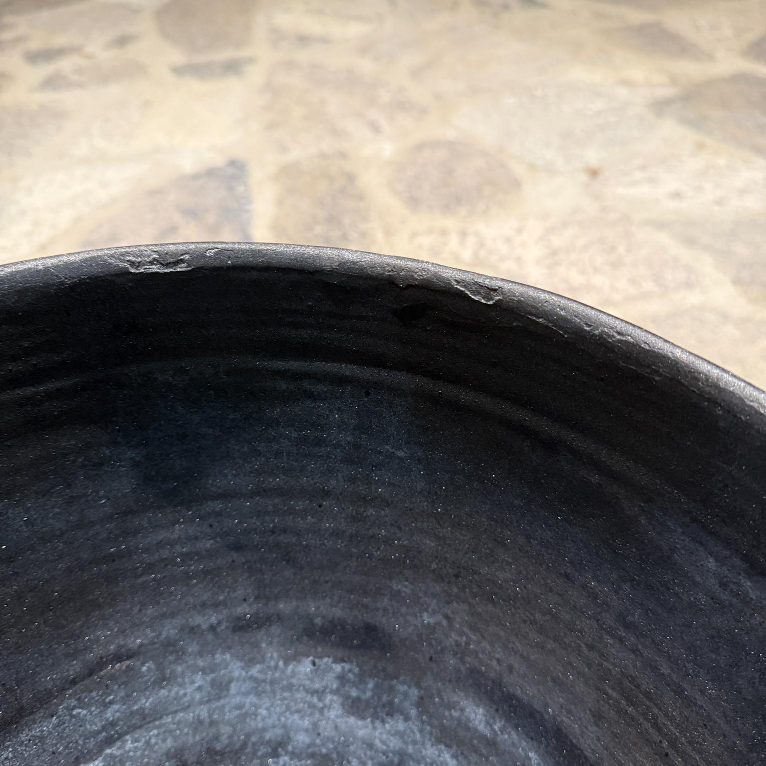 Poteries Poterie noire métallisée de style Fantoni des années 1960 en vente