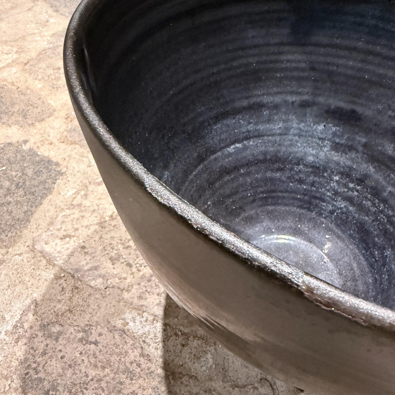 Poterie noire métallisée de style Fantoni des années 1960 en vente 1
