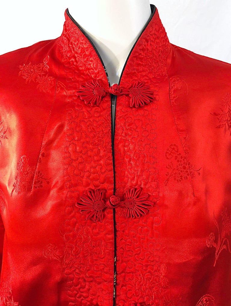 1960s Black + Red Asian Silk Reversible Mandarin Collar Vintage 60s Jacket For Sale 1