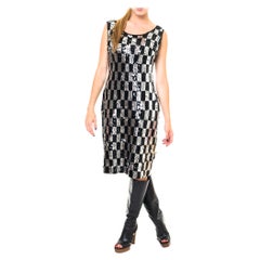 Robe de cocktail en maille de laine noire et argentée style Op-Art, années 1960