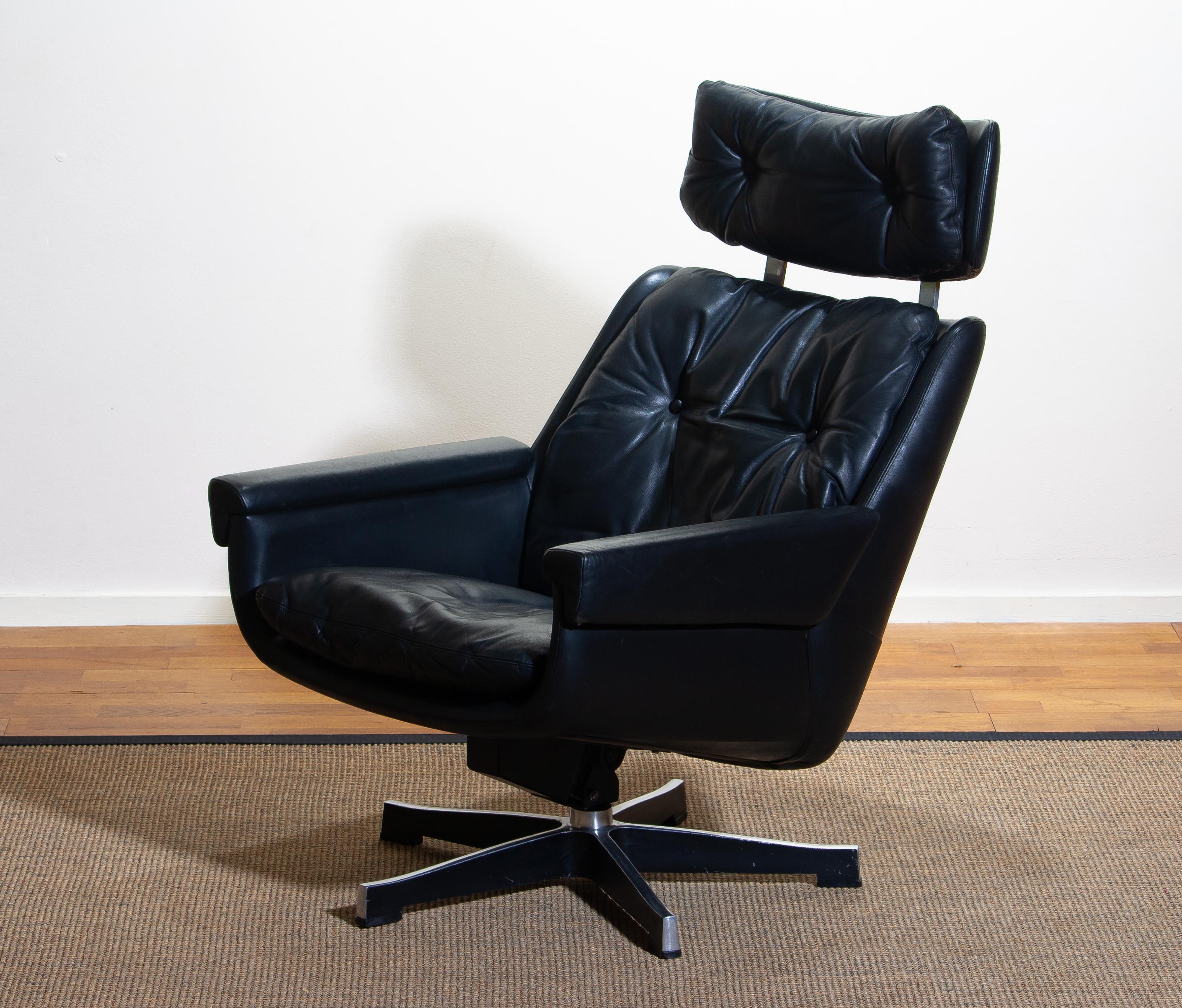 Mid-Century Modern 1960s, Black, Soft Leather, Swivel and Rocking Chair by Kurt Hvitsjö for Isku