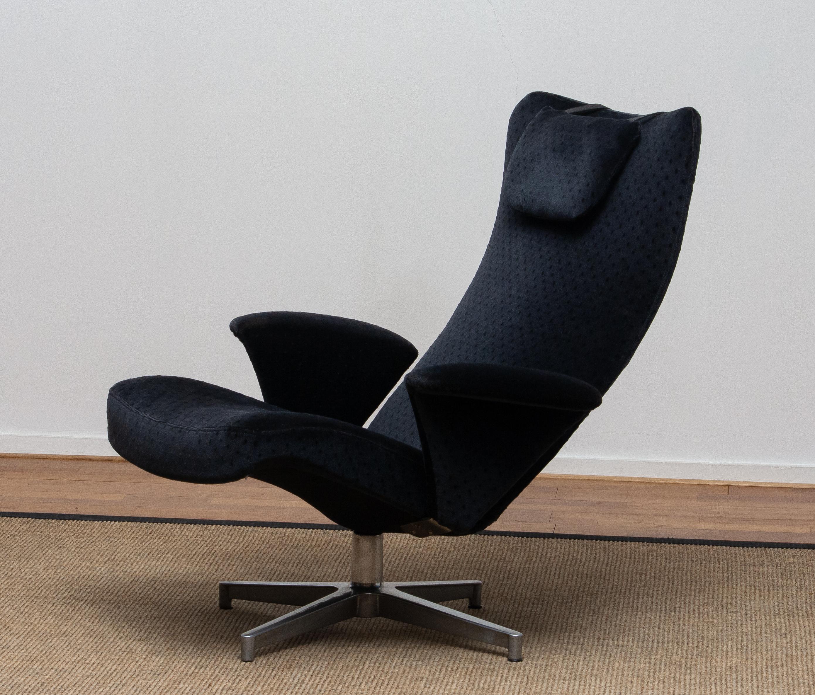 Scandinavian Modern 1960s, Black Velvet Contourett Ronto Swivel Chair by Alf Svenson for DUX, Sweden