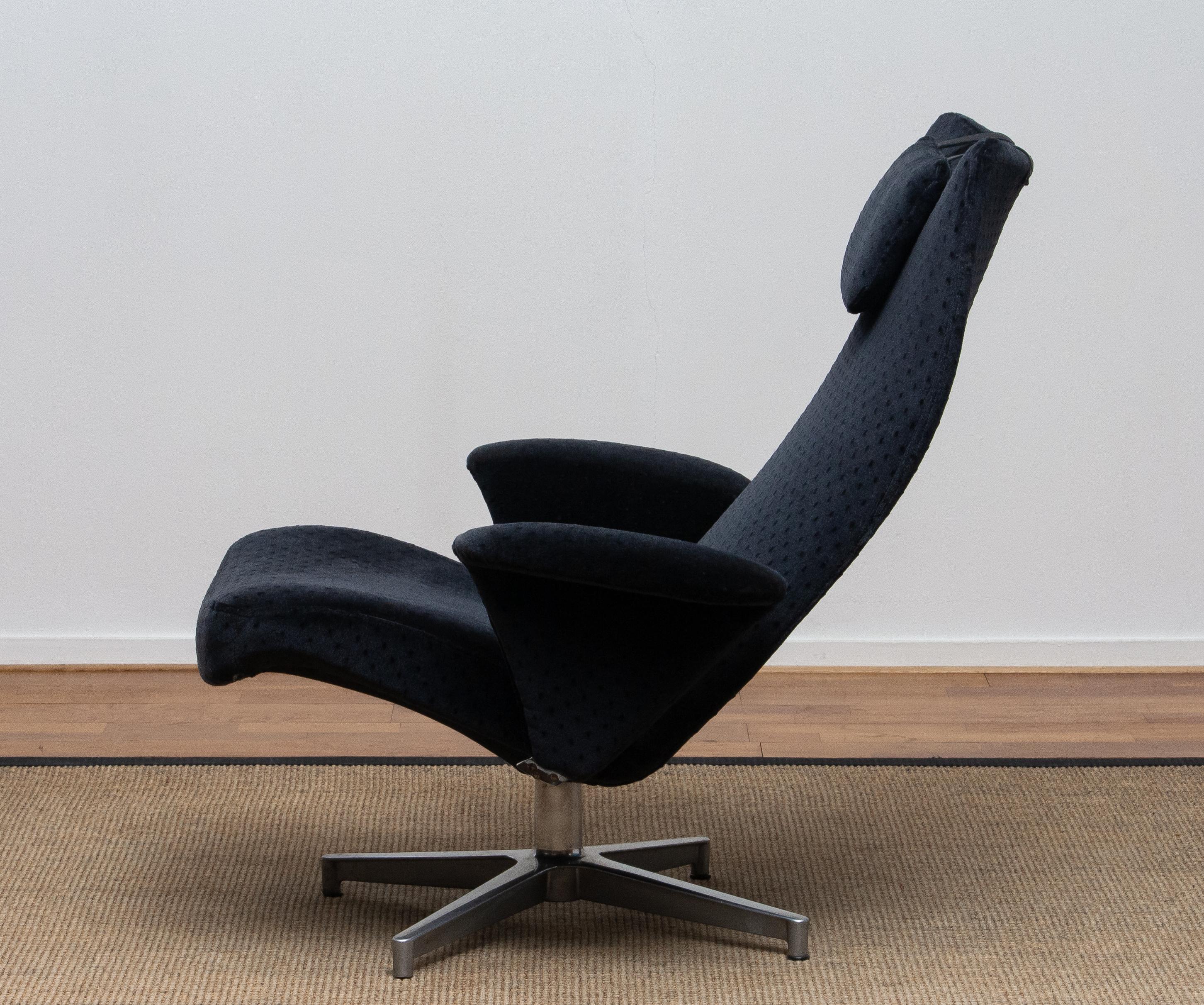 1960s, Black Velvet Contourett Ronto Swivel Chair by Alf Svenson for DUX, Sweden In Good Condition In Silvolde, Gelderland