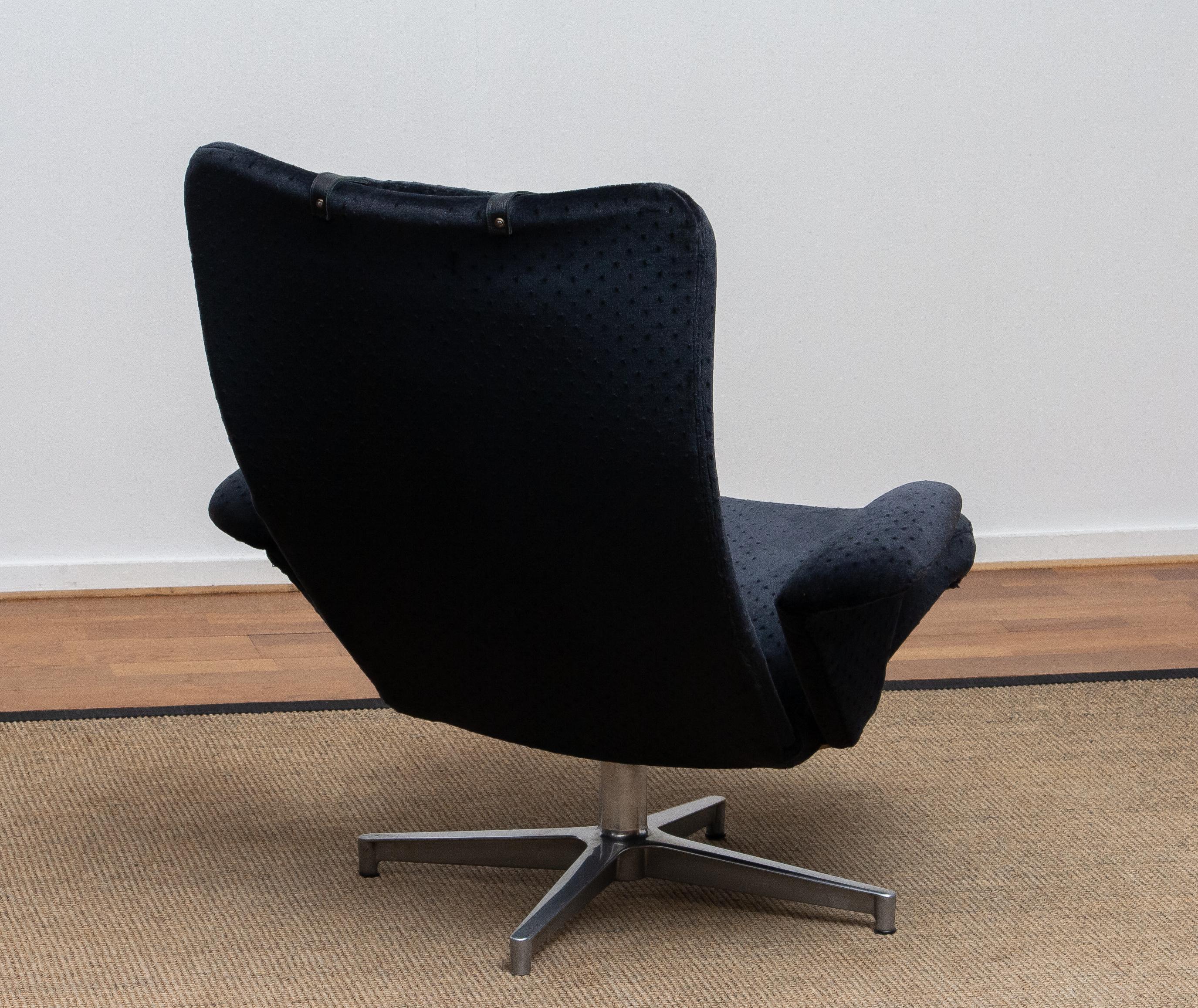 Mid-20th Century 1960s, Black Velvet Contourett Ronto Swivel Chair by Alf Svenson for DUX, Sweden