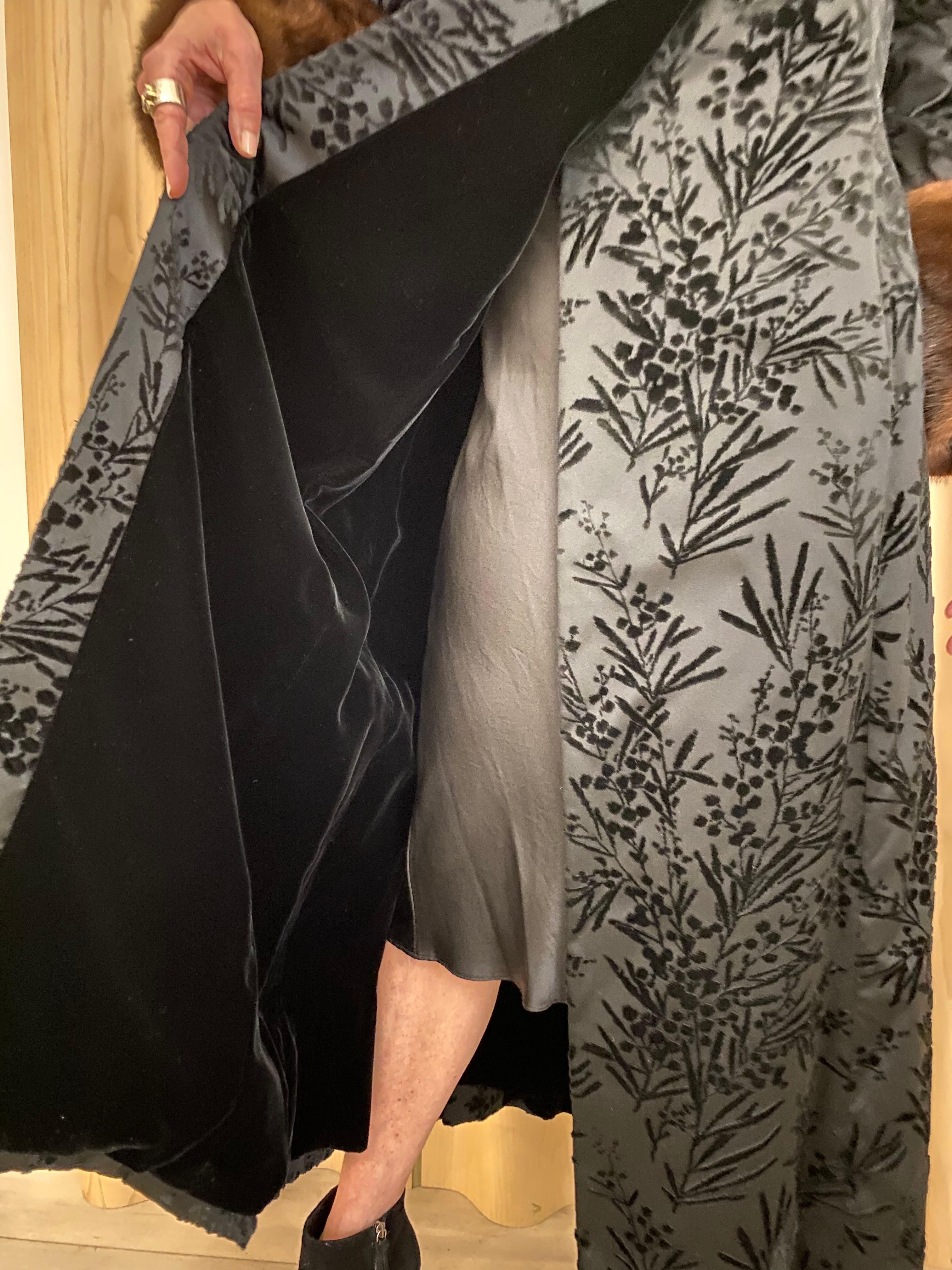 1960s Black Velvet Jacquard Coat In Excellent Condition For Sale In Beverly Hills, CA