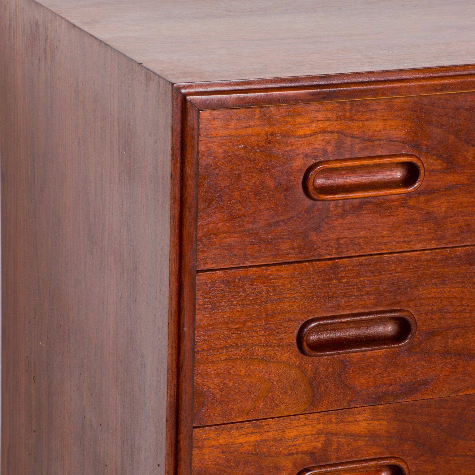 American 1960s Black Walnut Highboy Chest of Drawers Nakashima Simple Style, USA