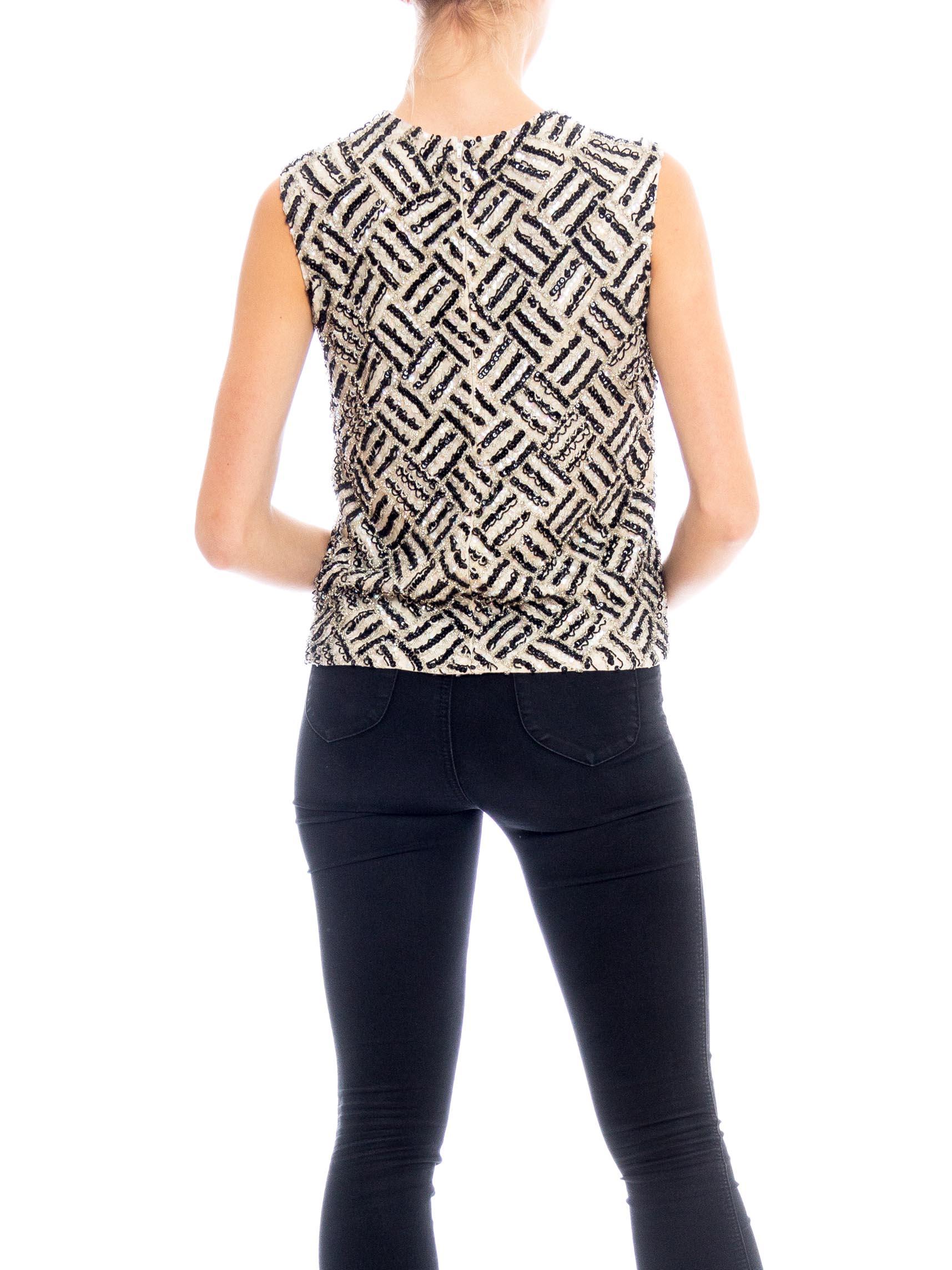 1960S Black & White Wool Knit Geometric Beaded Op Art Shell Top In Excellent Condition In New York, NY