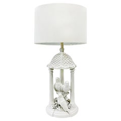 Lampe de bureau Blanc De Chine des années 1960 avec perroquets et fleurs