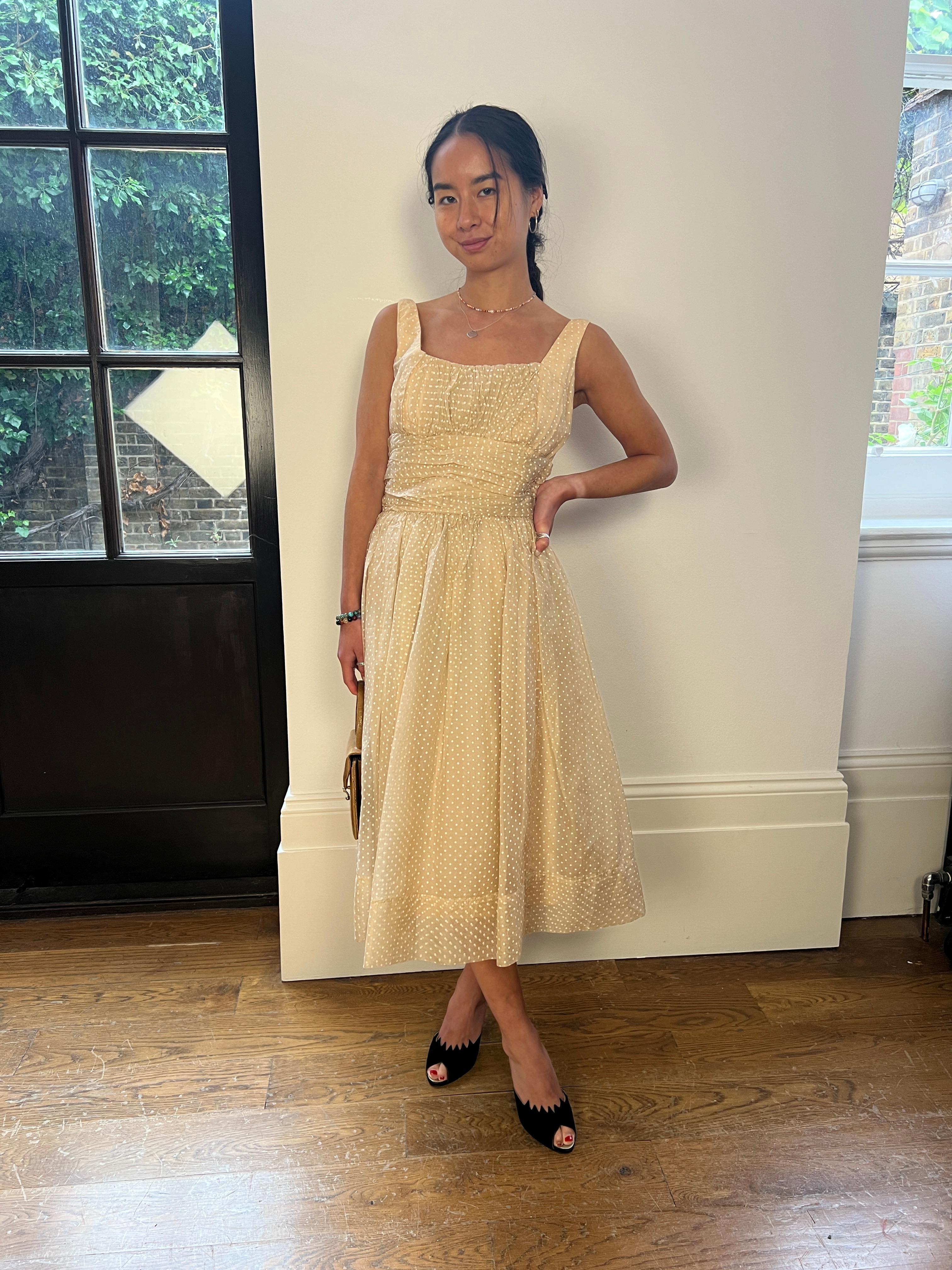 Vestido de gasa de lunares blancos y beige de Blanes de los años 60 en venta 1