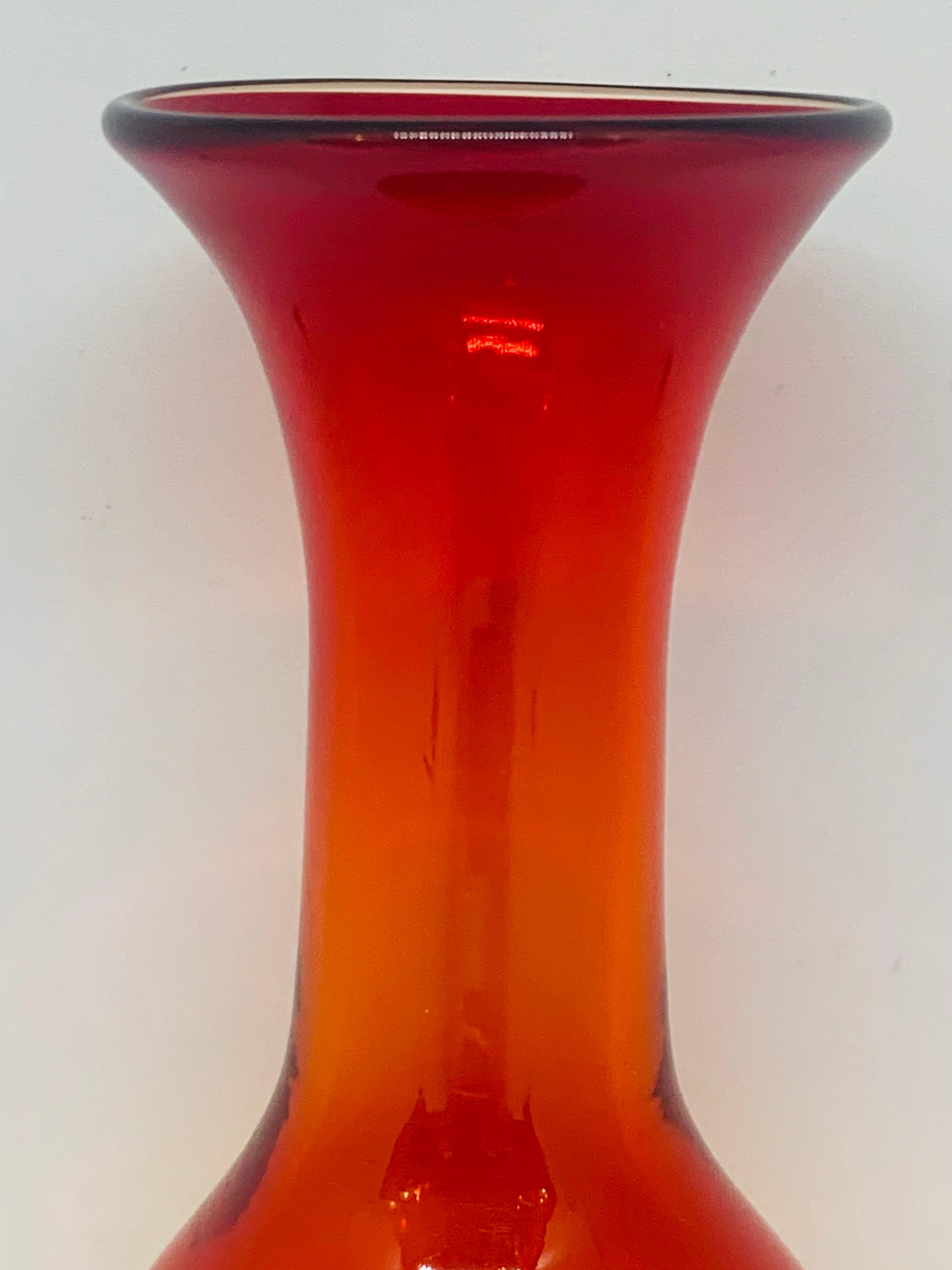 1960s Blenko Style Tangerine Art Glass Vase In Good Condition In London, GB