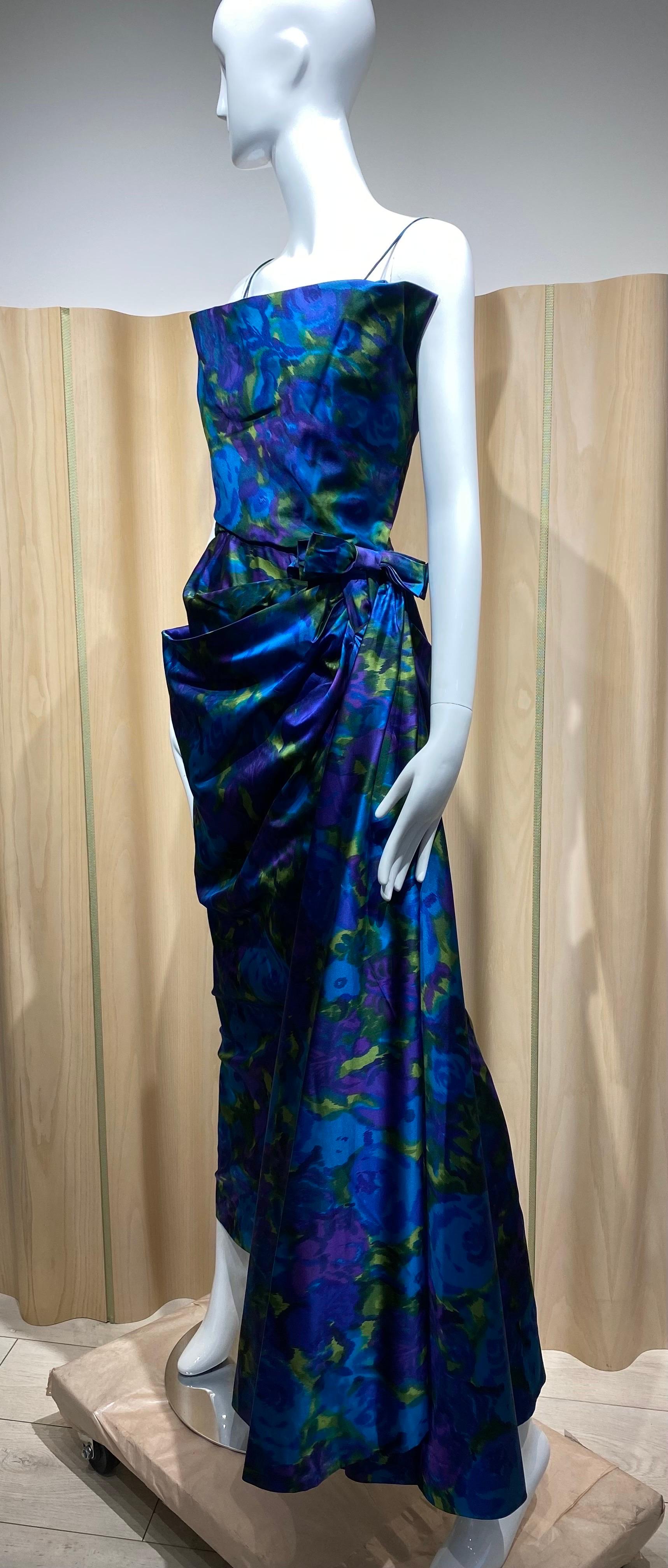 Viola Floreale blu e verde degli anni '60  Abito da cocktail in seta stampata in vendita