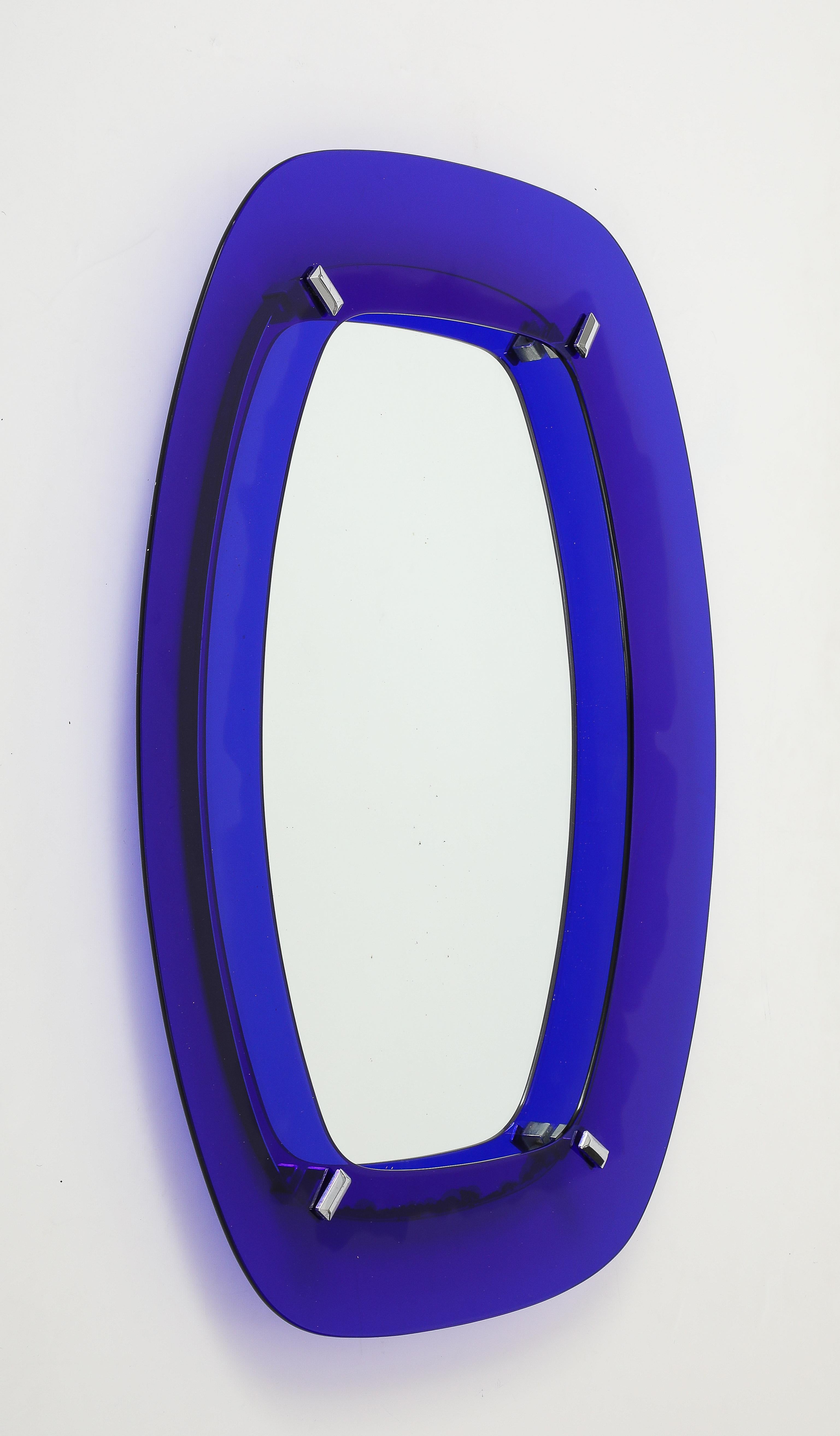Miroir mural italien à cadre flottant bleu cobalt des années 1960 Bon état - En vente à New York, NY