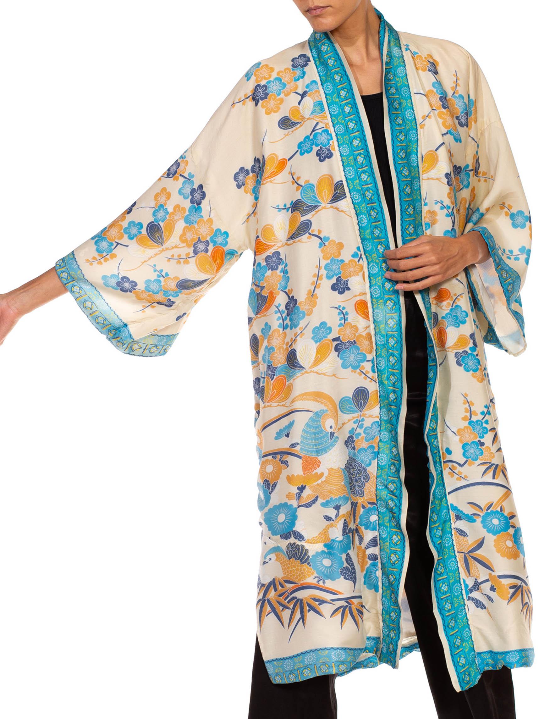 Women's 1960S Blue & Cream Floral Silk Kimono For Sale