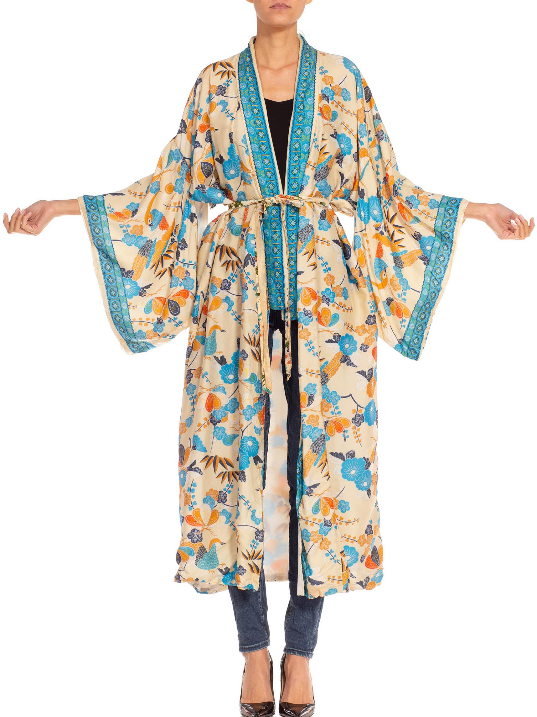 1960S Blue & Cream Floral Silk Kimono For Sale 3