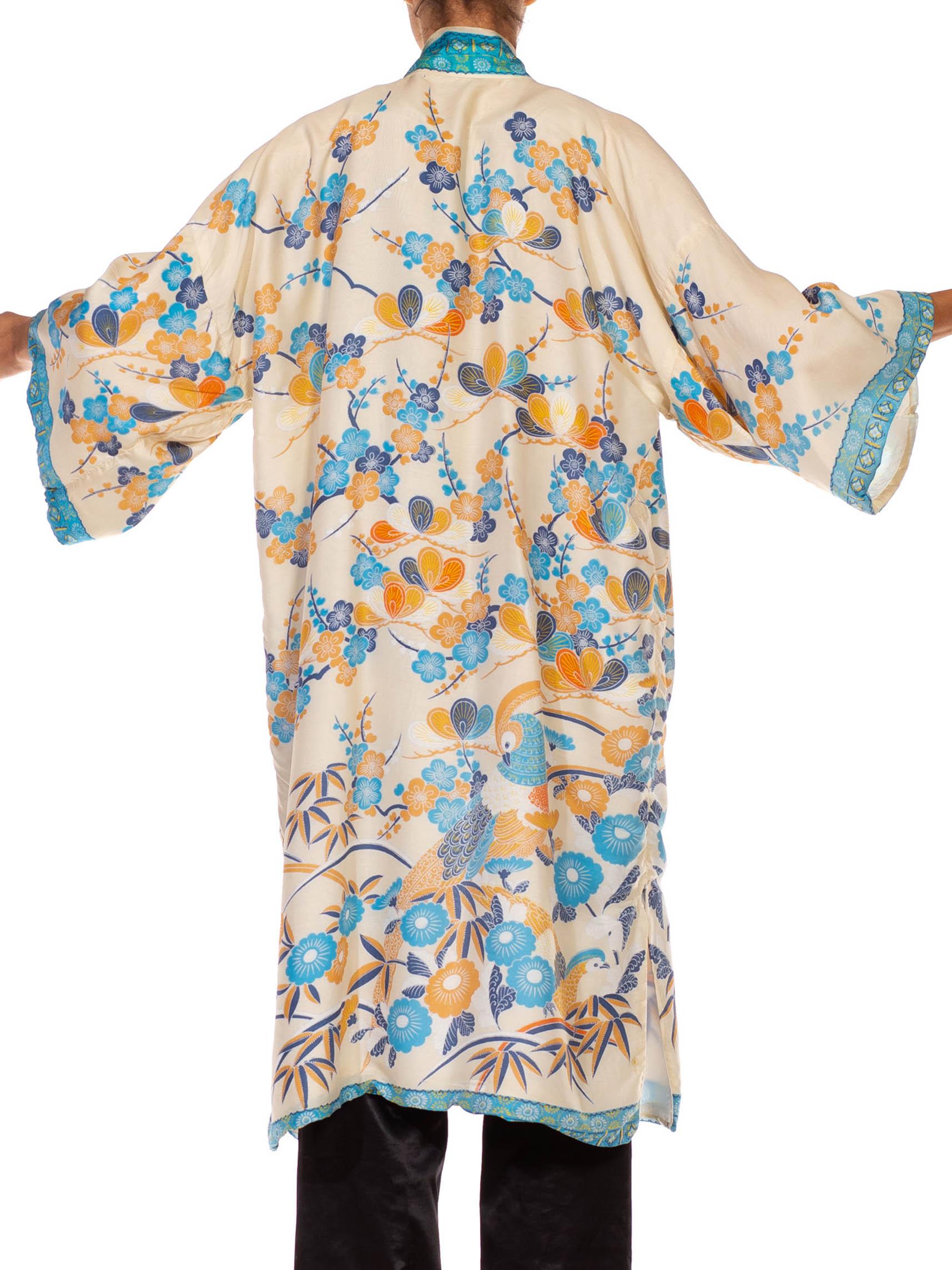 1960S Blue & Cream Floral Silk Kimono For Sale 2