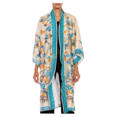 Kimono en soie à fleurs bleues et crème des années 1960