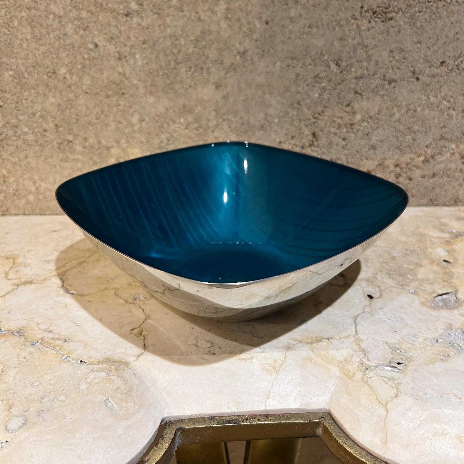 Scandinave moderne 1960s Blue Enamel Stainless Dish by Cathrineholm of Norway en vente