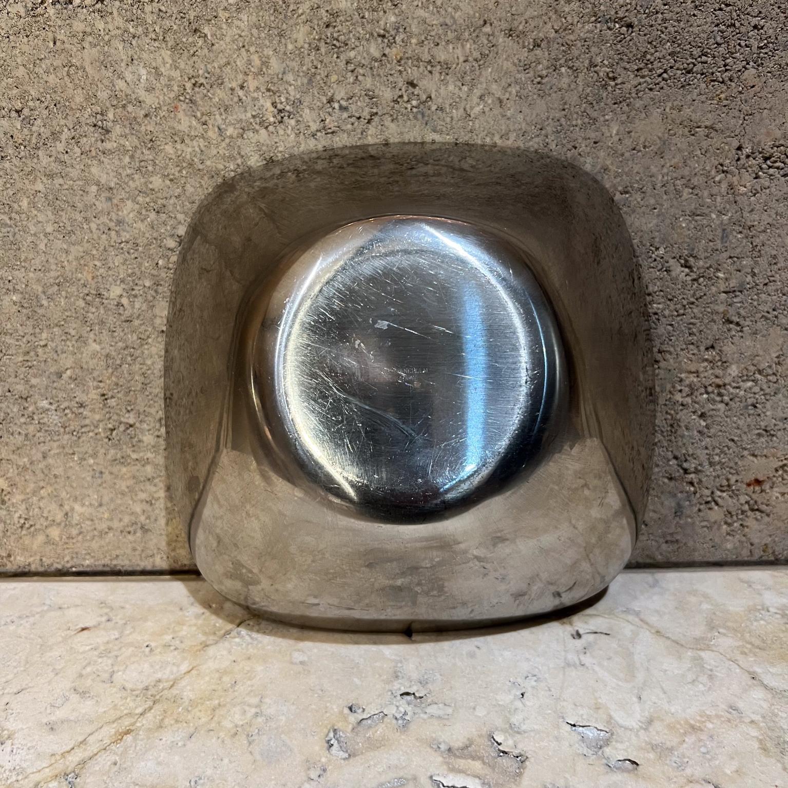1960s Blue Enamel Stainless Dish by Cathrineholm of Norway Bon état - En vente à Chula Vista, CA